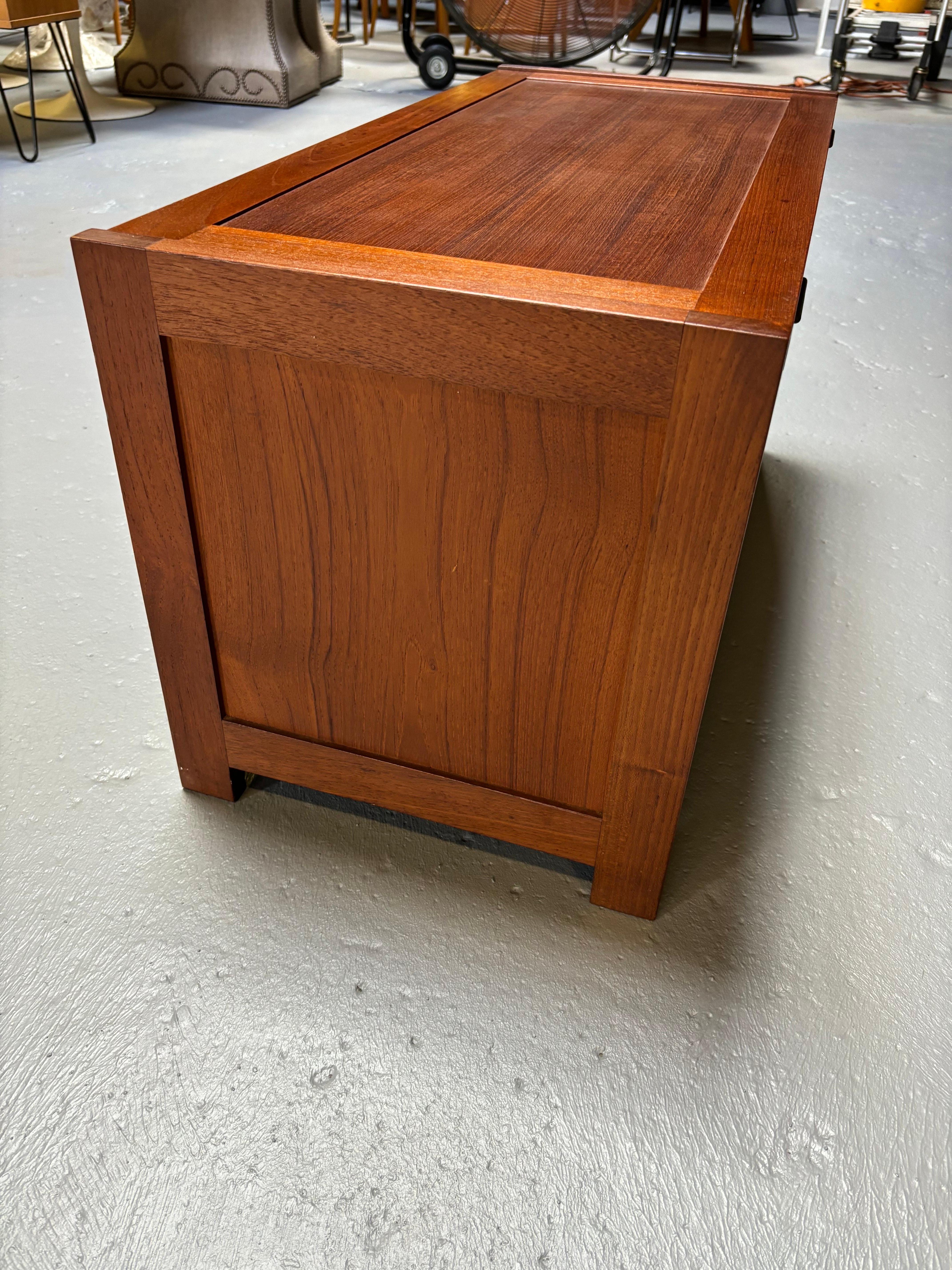 Scandinavo moderno Scatola in teak Randers in vendita