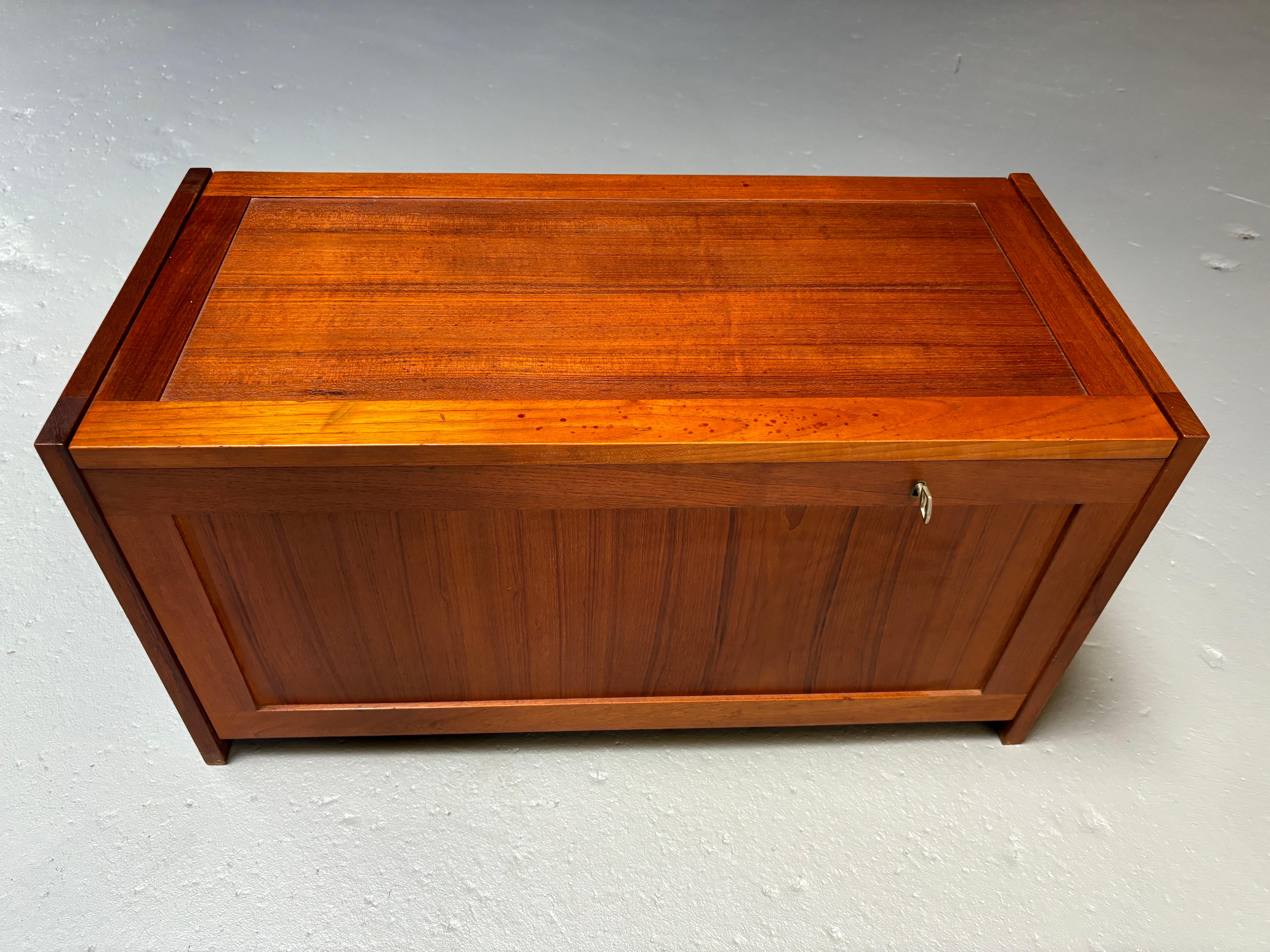 Ottone Scatola in teak Randers in vendita