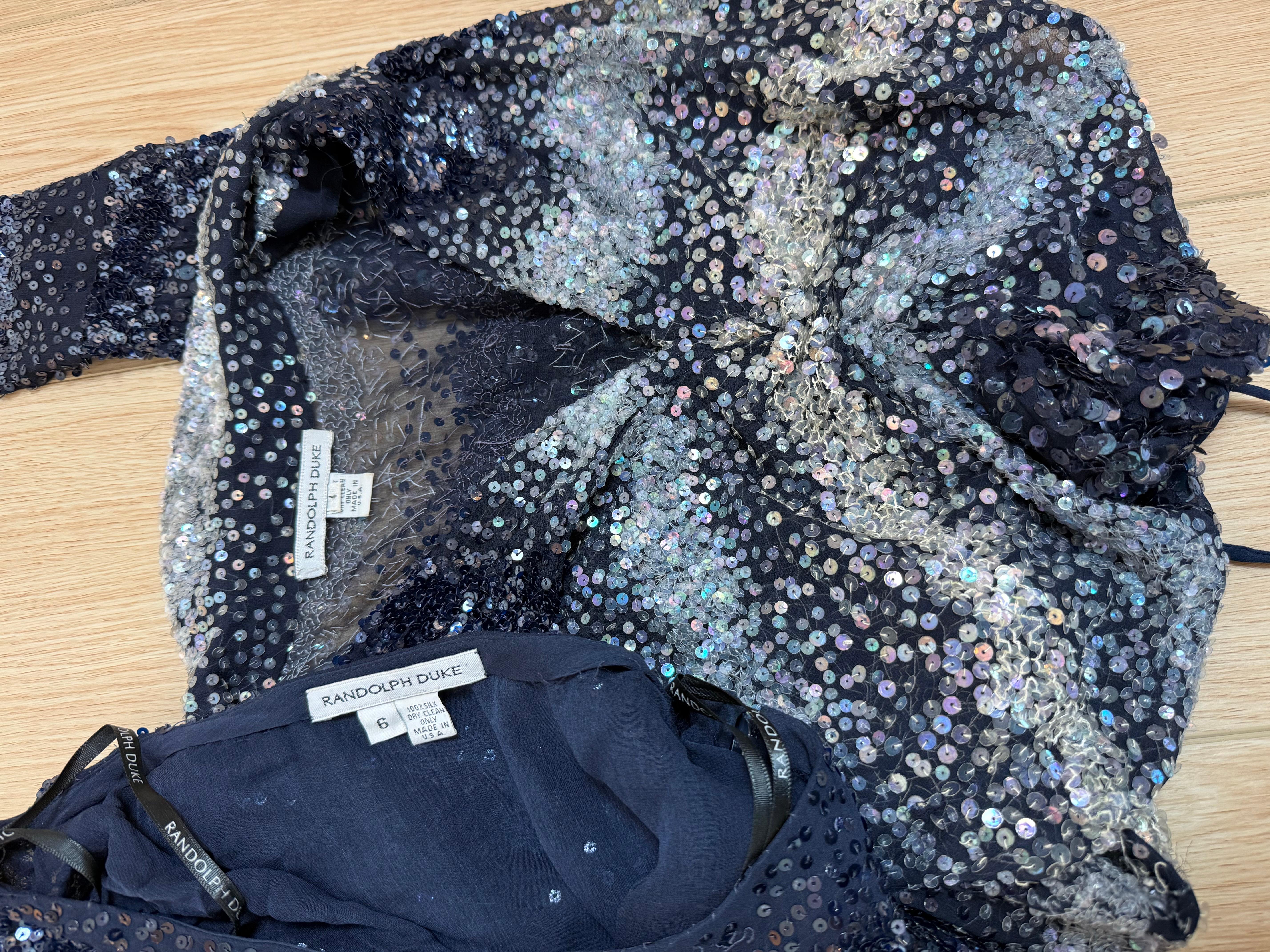 RANDOLPH DUKE 2000 Vintage Runway Azul Marino Plateado Conjunto Falda Lentejuelas Abertura Muslo en venta 4