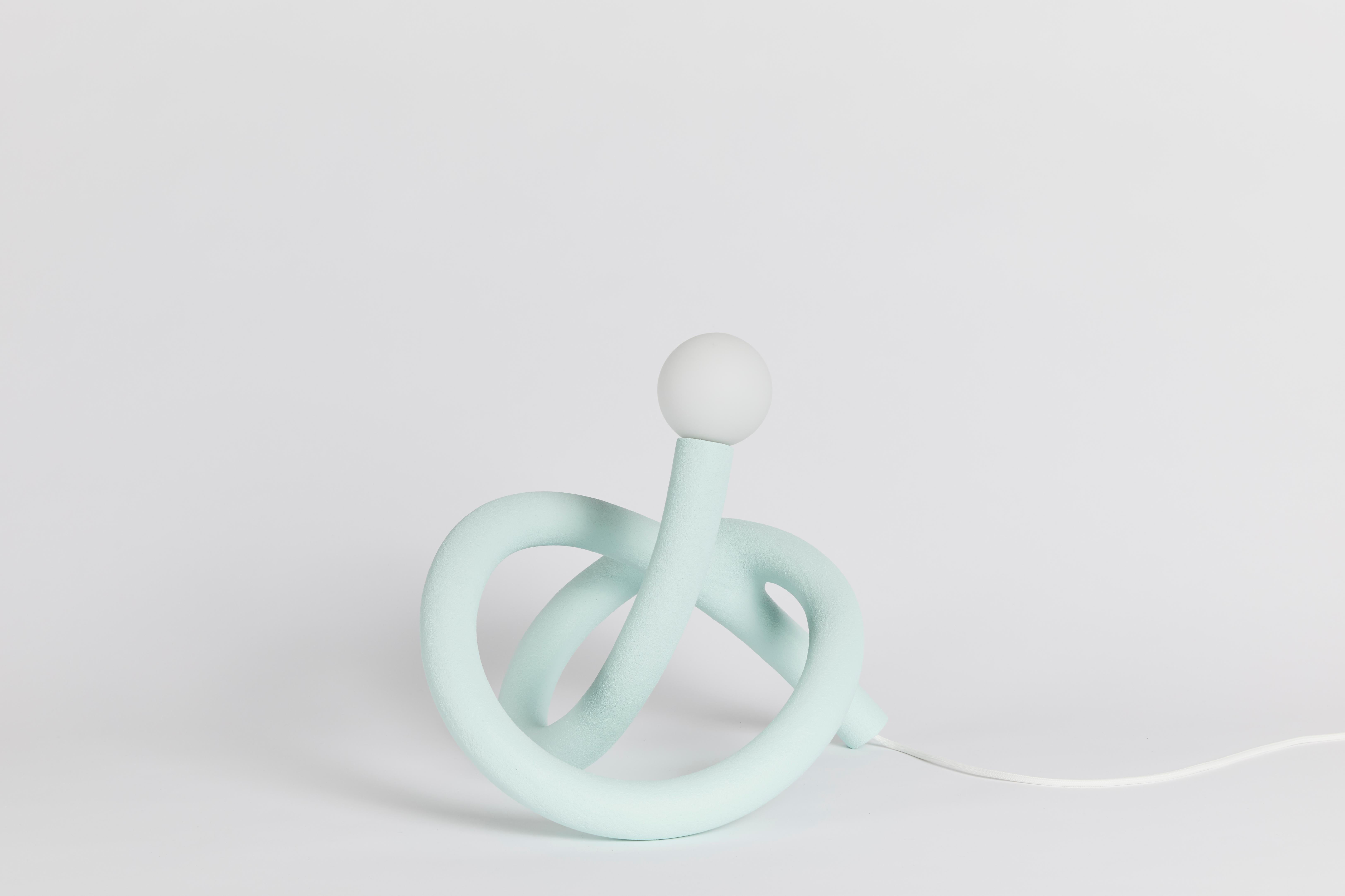 Moderne Lampe de bureau en sable et nylon, édition Modernity, limitée par The Wire Extensions en vente