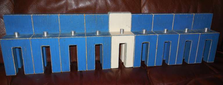 Gran Escultura Menorah de Madera Tallada - Sculpture de Randy Shull