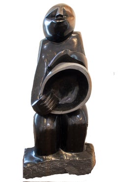 Original-Skulptur „Famine“ aus Shona-Stein, signiert von Rangarirai Makunde 