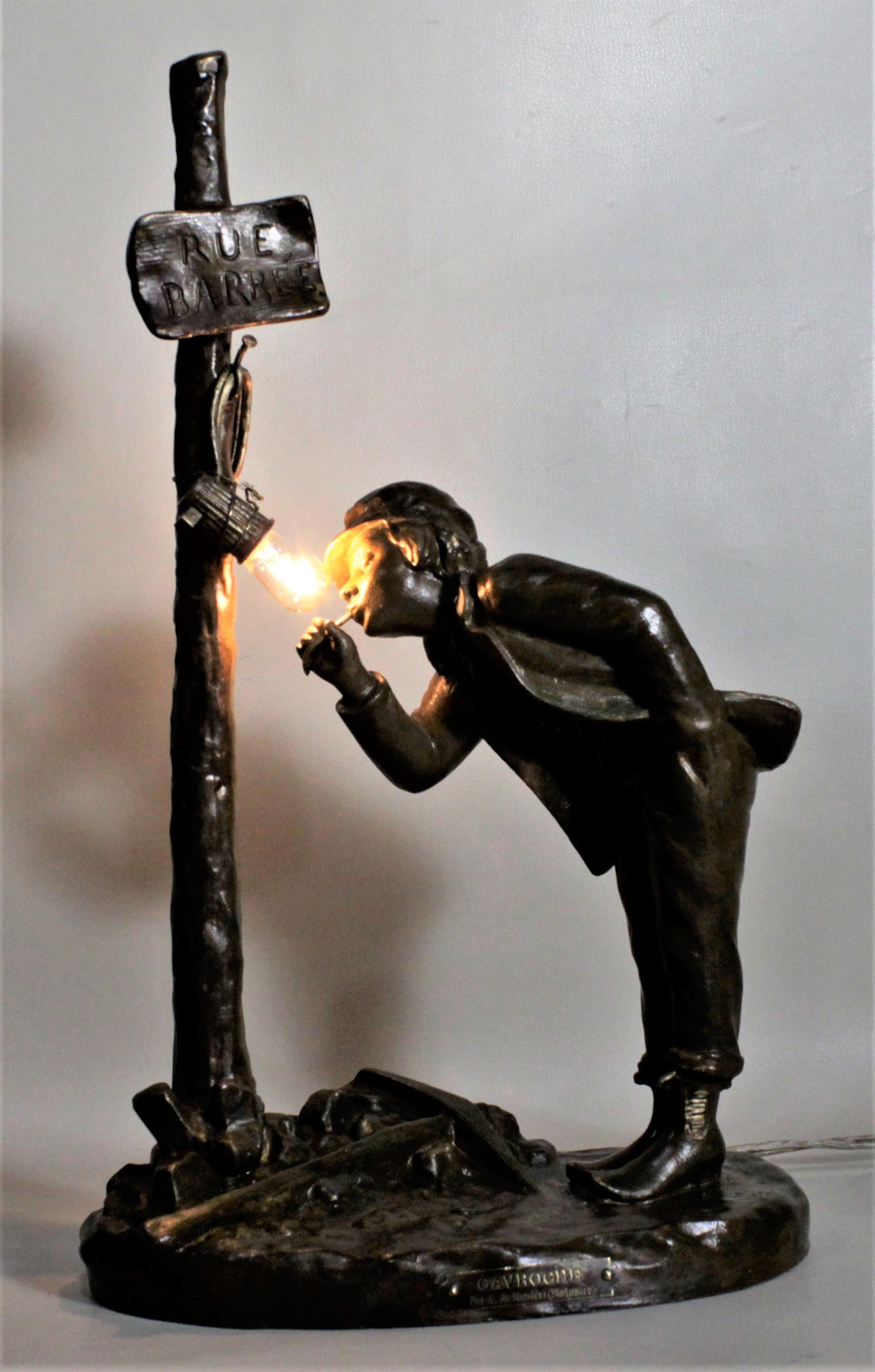 Français Ranieri Signed Antique French Cast Metal Figural Table Lamp en vente