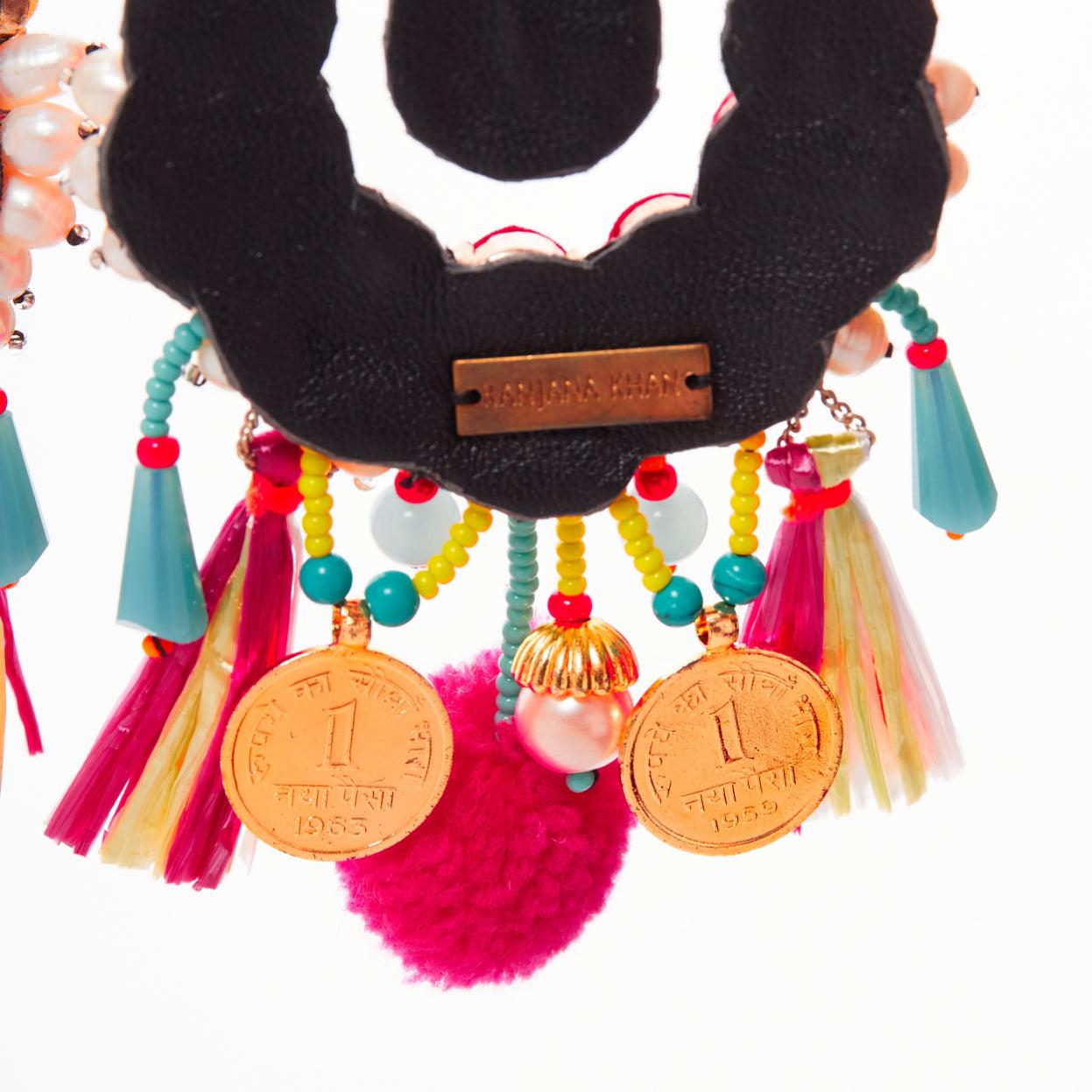 Ranjana Khan, orecchini a clip con perline di cristallo arancione neon e multi pendenti in vendita 3