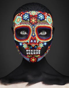 Epitaph II - ritratto con trucco di perle colorate, fotografia artistica, 2013