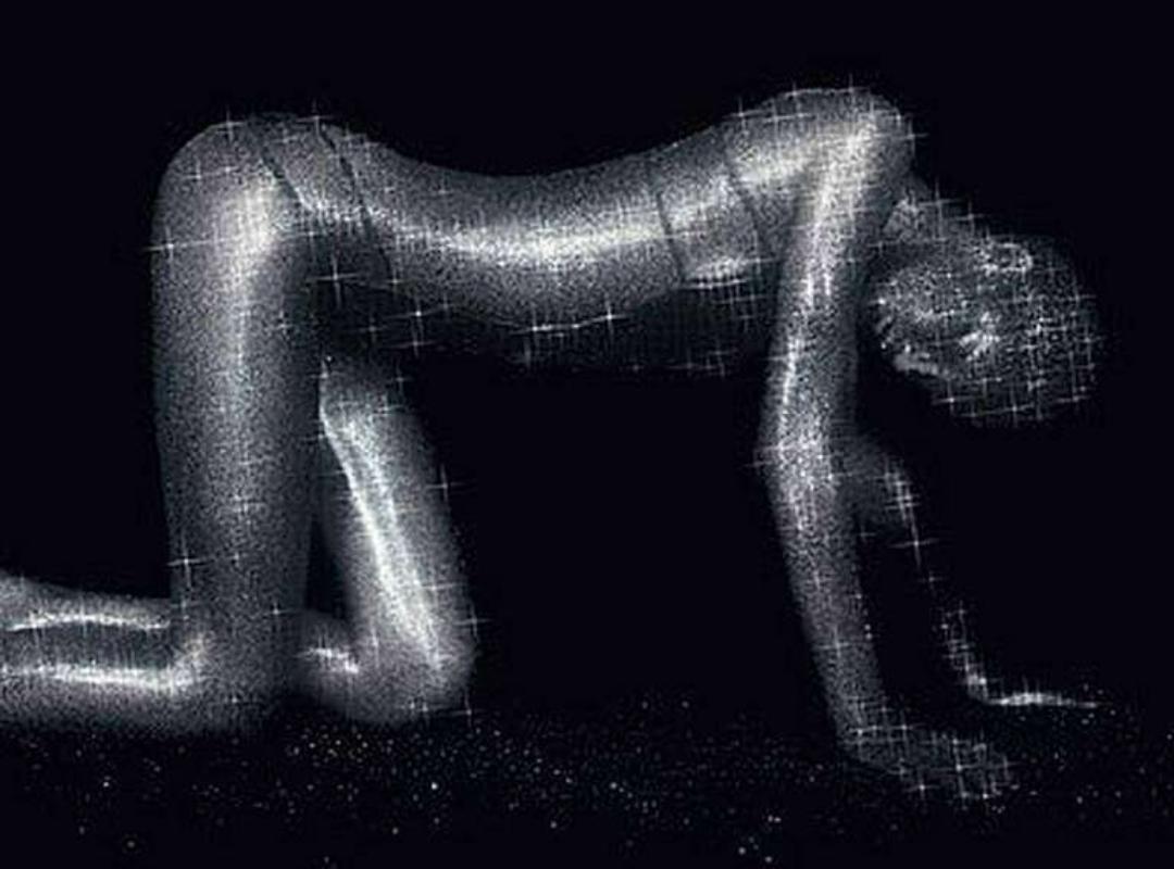 Gisele Bündchen sparkly - nude supermodel covered in silver diamond dust