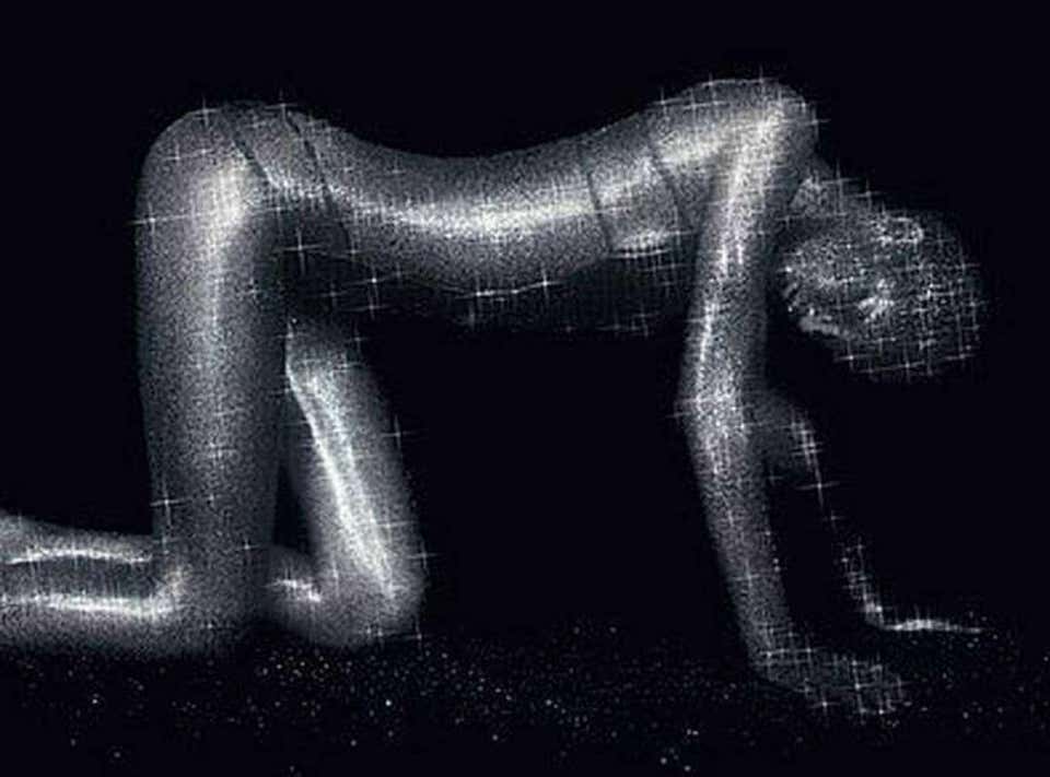 Gisele Bündchen sparkly - nude supermodel covered in silver diamond dust