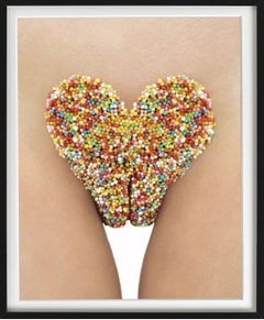 Hundreds & Thousands" - vulve avec des paillettes de sucre, photographie d'art, 2006