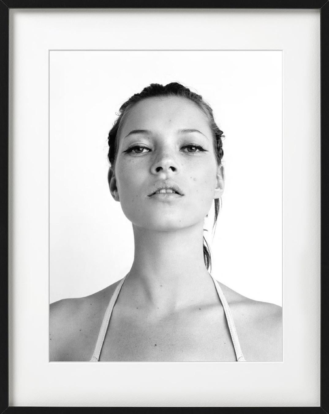 Kate's Look – Porträt der Supermodel Kate Moss, Kunstfotografie, 1998 (Zeitgenössisch), Photograph, von Rankin