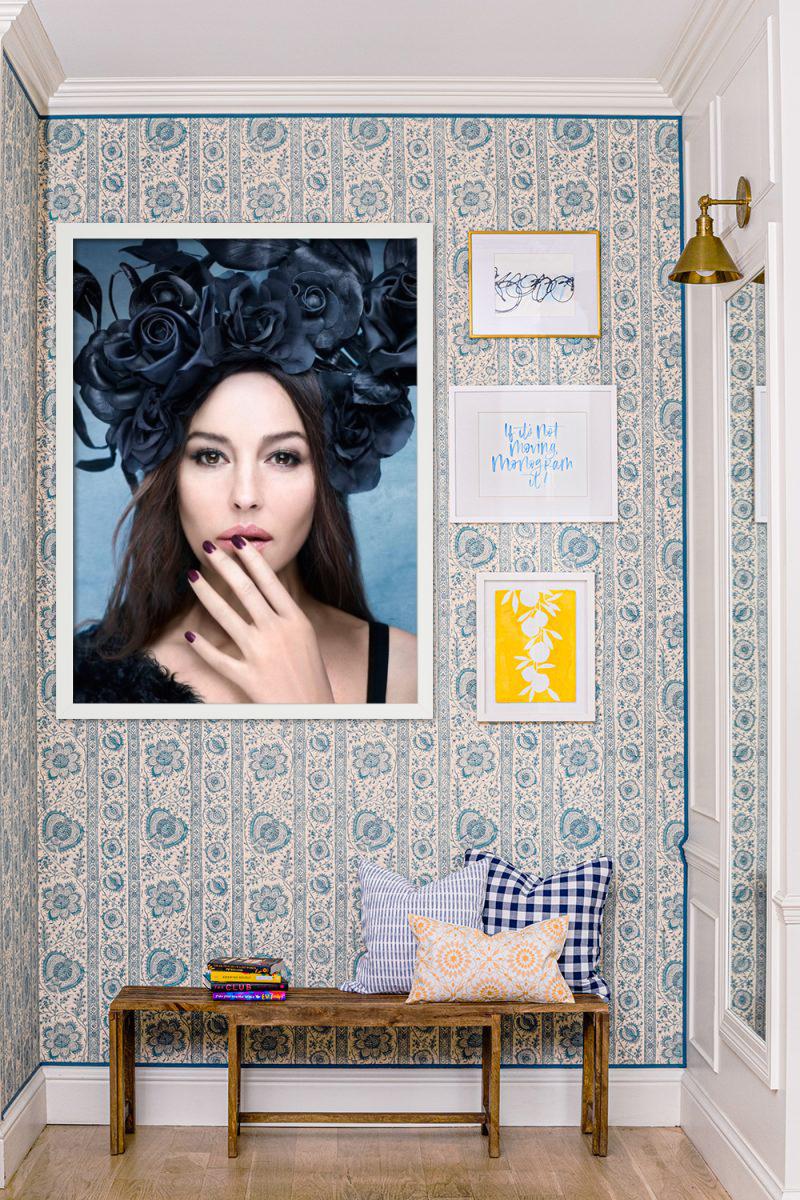 Monica Bellucci Belladonna, portrait avec couronne de fleurs, photographie d'art 2012. en vente 1