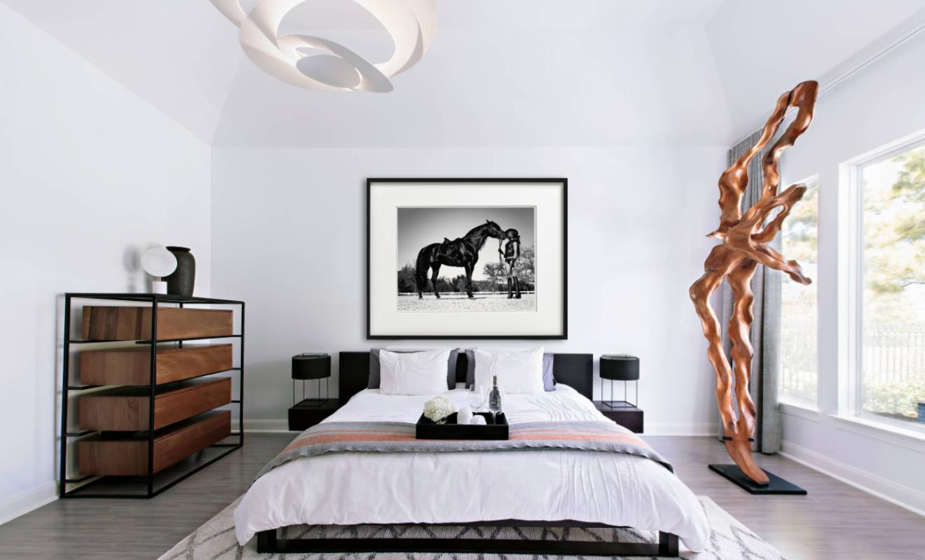 Rosie Maskiert mit Pferd – Porträt in Dessous, Kunstfotografie, 2003 (Zeitgenössisch), Photograph, von Rankin