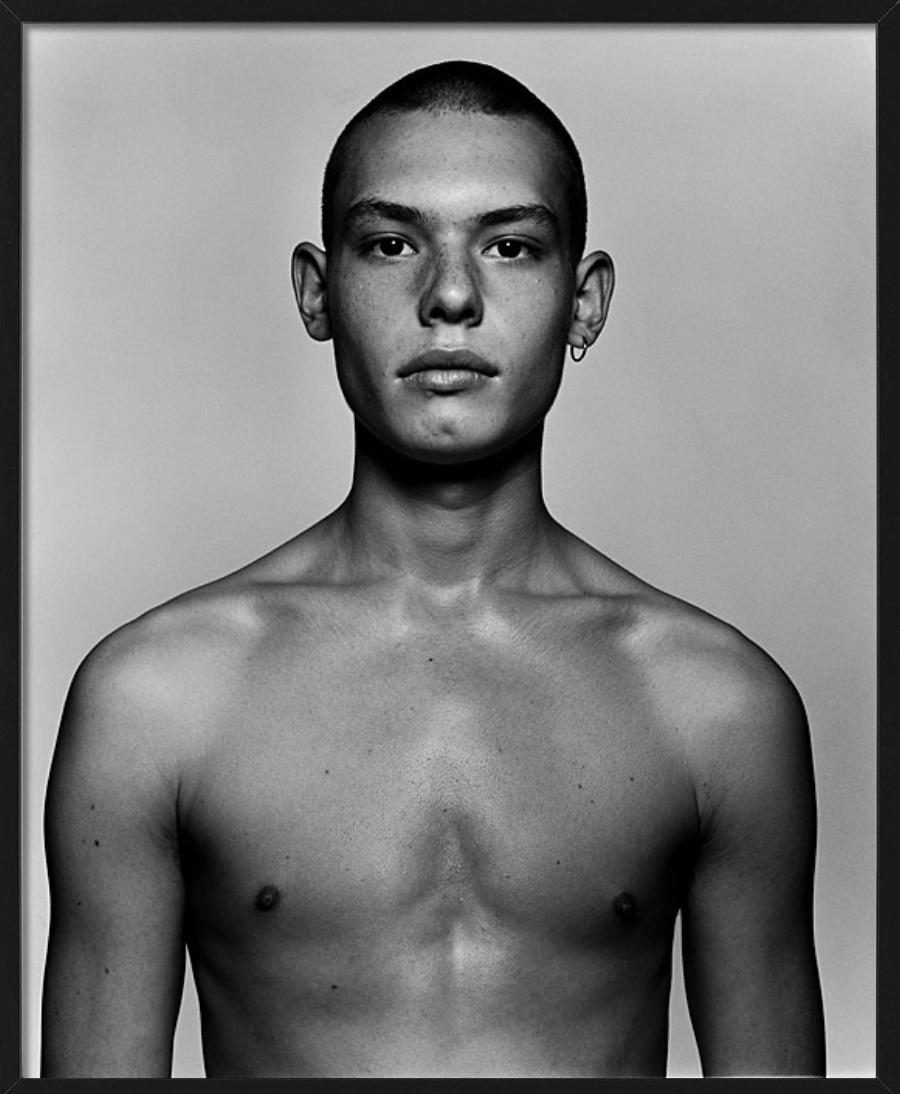 Sebastian, Breeding - Nude Black and White Portrait, Fine Art Photography, 2000 en vente 2