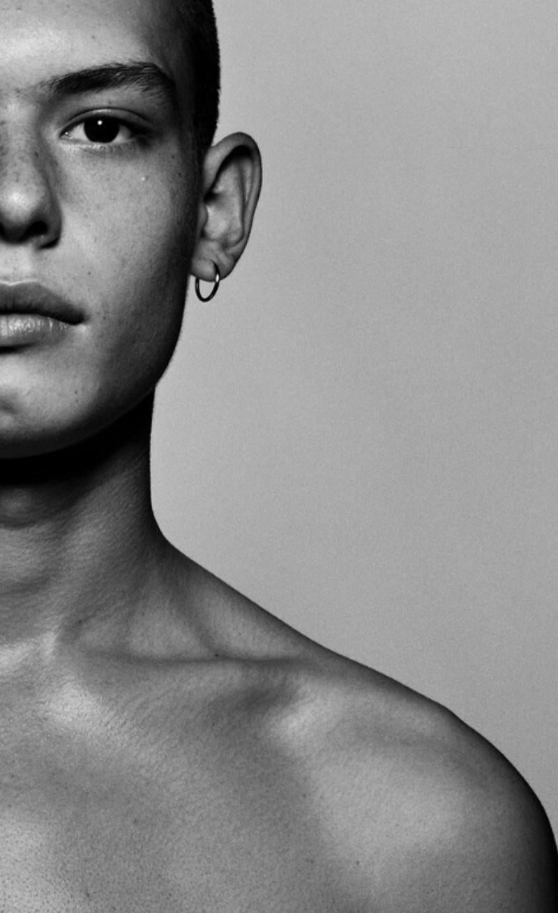 Sebastian, Breeding - Nude Black and White Portrait, Fine Art Photography, 2000 en vente 4