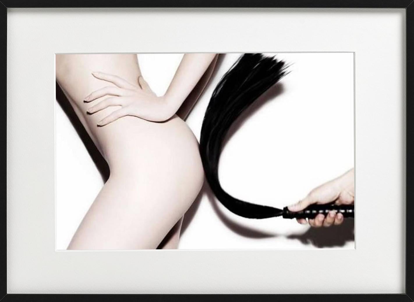 Sans titre - gros plan de mannequin nue épousée, photographie d'art, 2010 - Beige Nude Photograph par Rankin