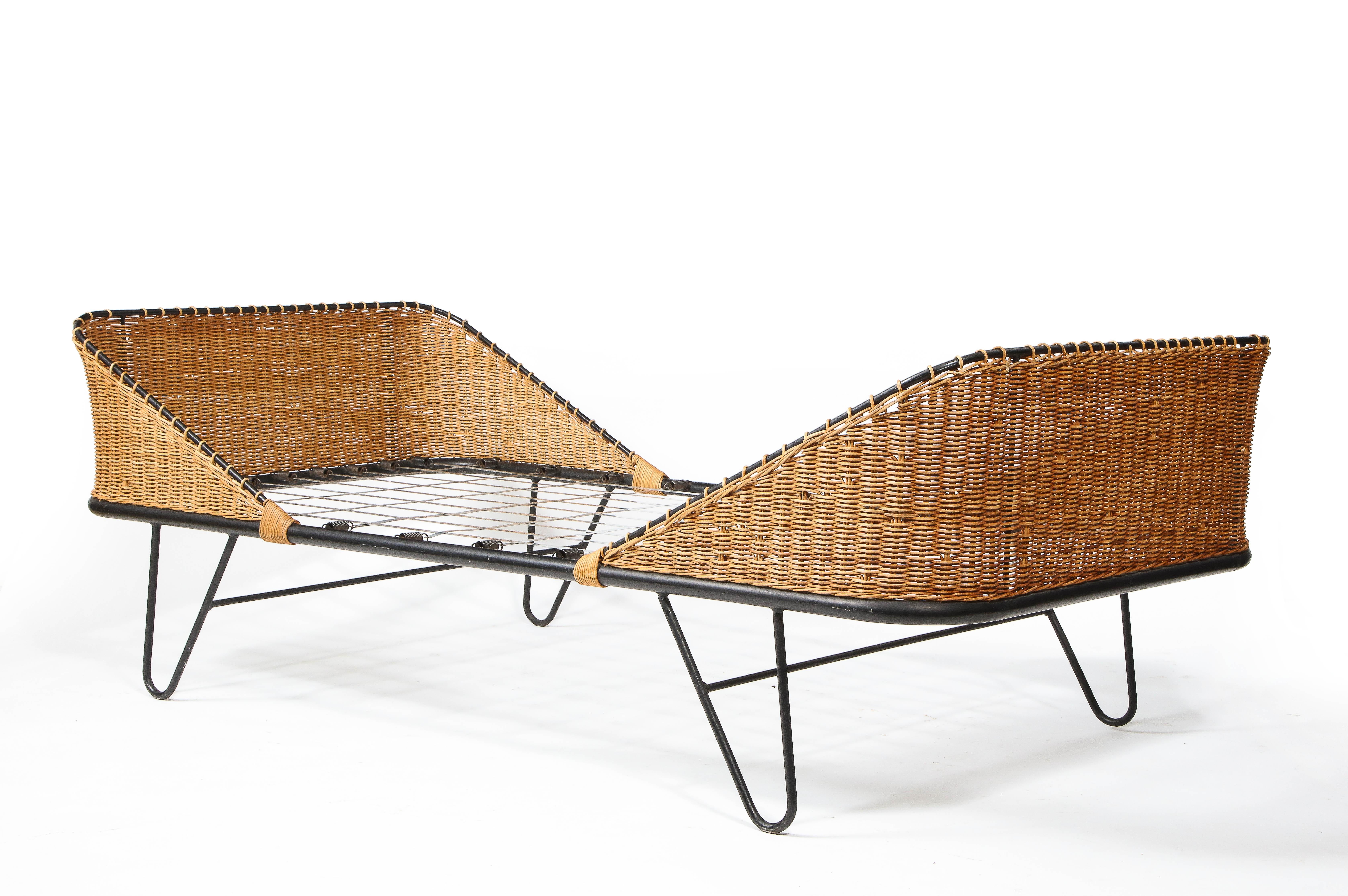 Mid-Century Modern Raoul Guy Wrought Iron & Wicker Daybed, France 1960's For Sale