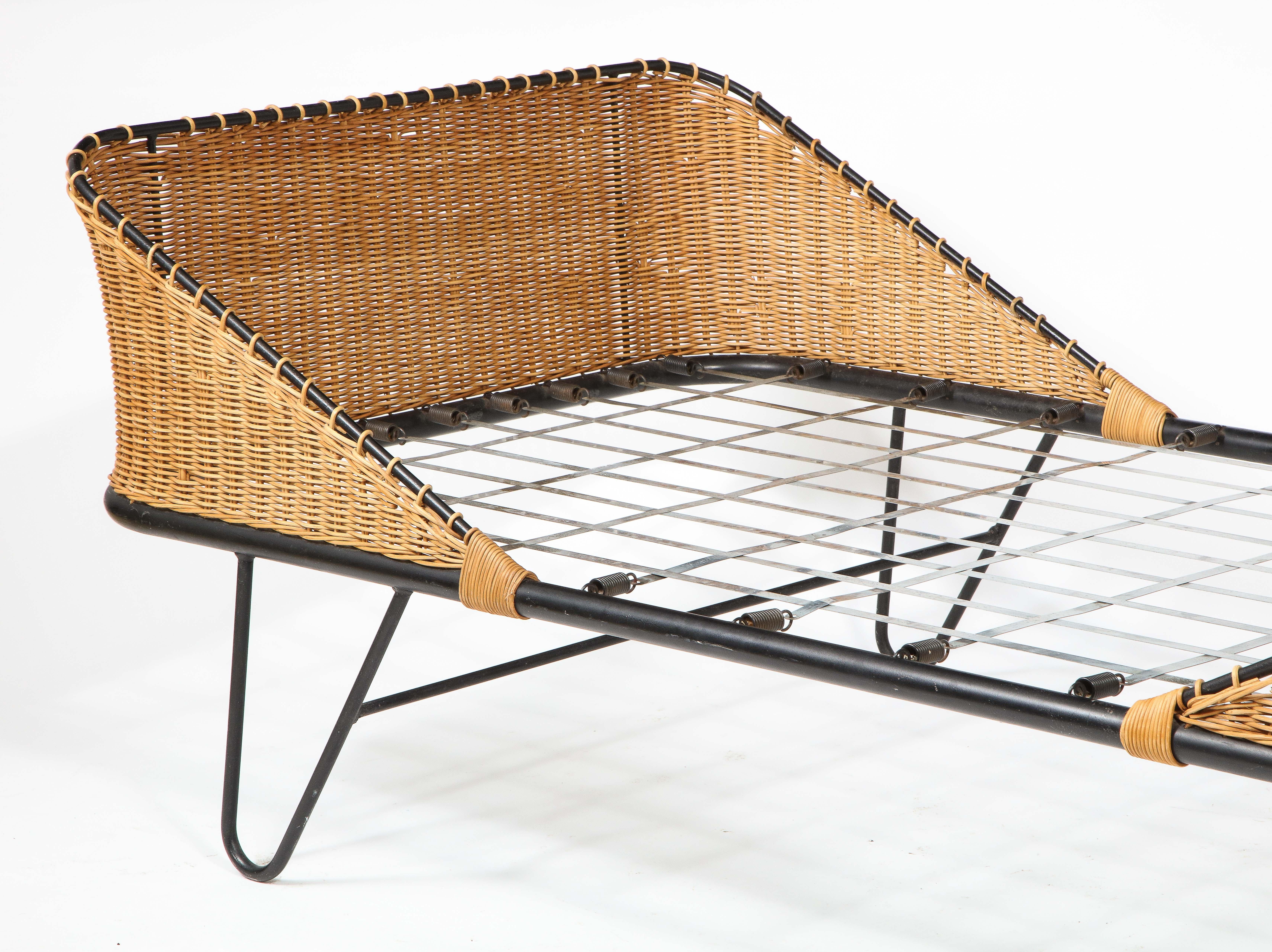 Raoul Guy Wrought Iron & Wicker Daybed, France 1960's In Good Condition For Sale In New York, NY