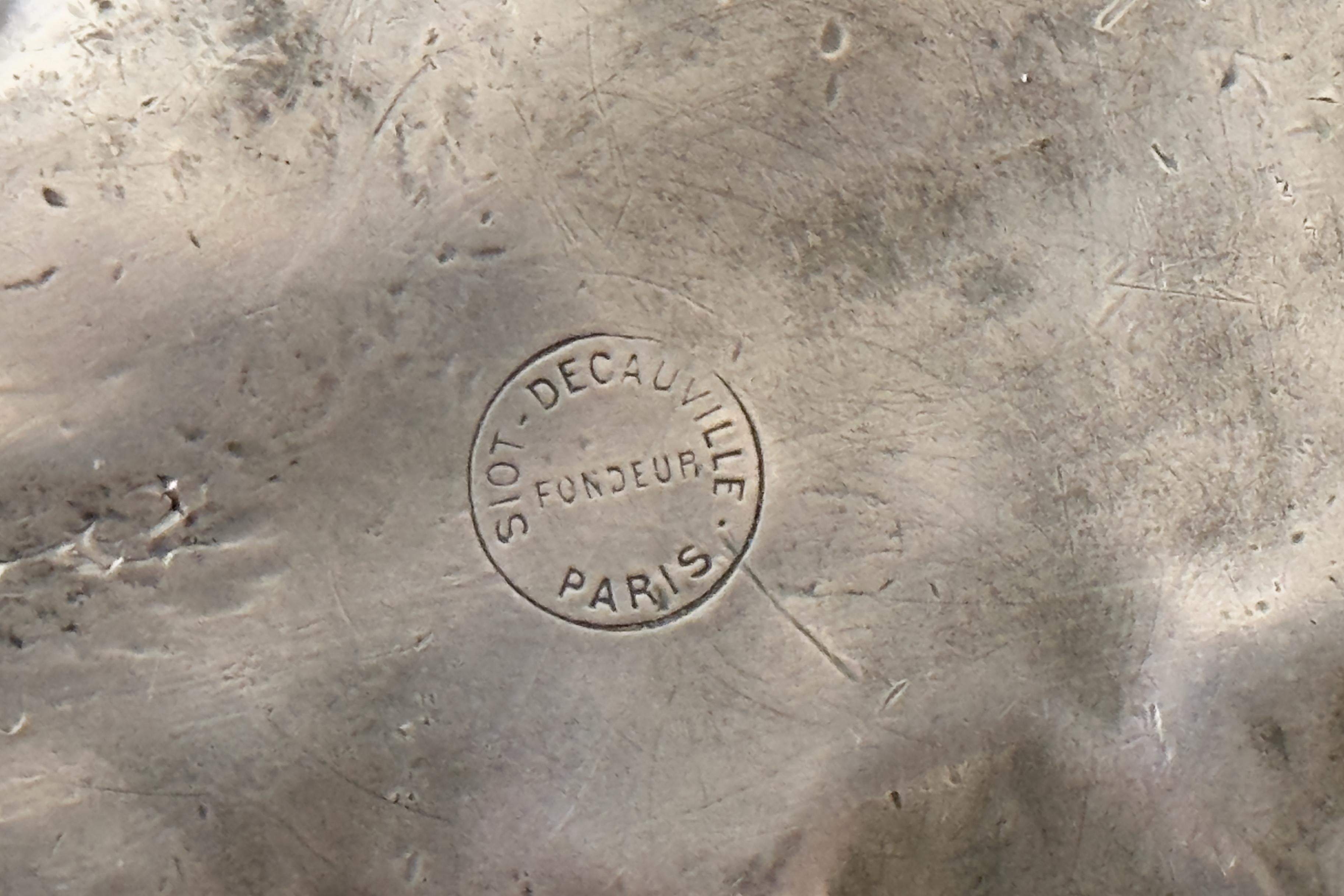 Raoul Larche, Ablageschale, Proof aus Zinnguss, Nude auf einem Blatt, signiert im Angebot 1