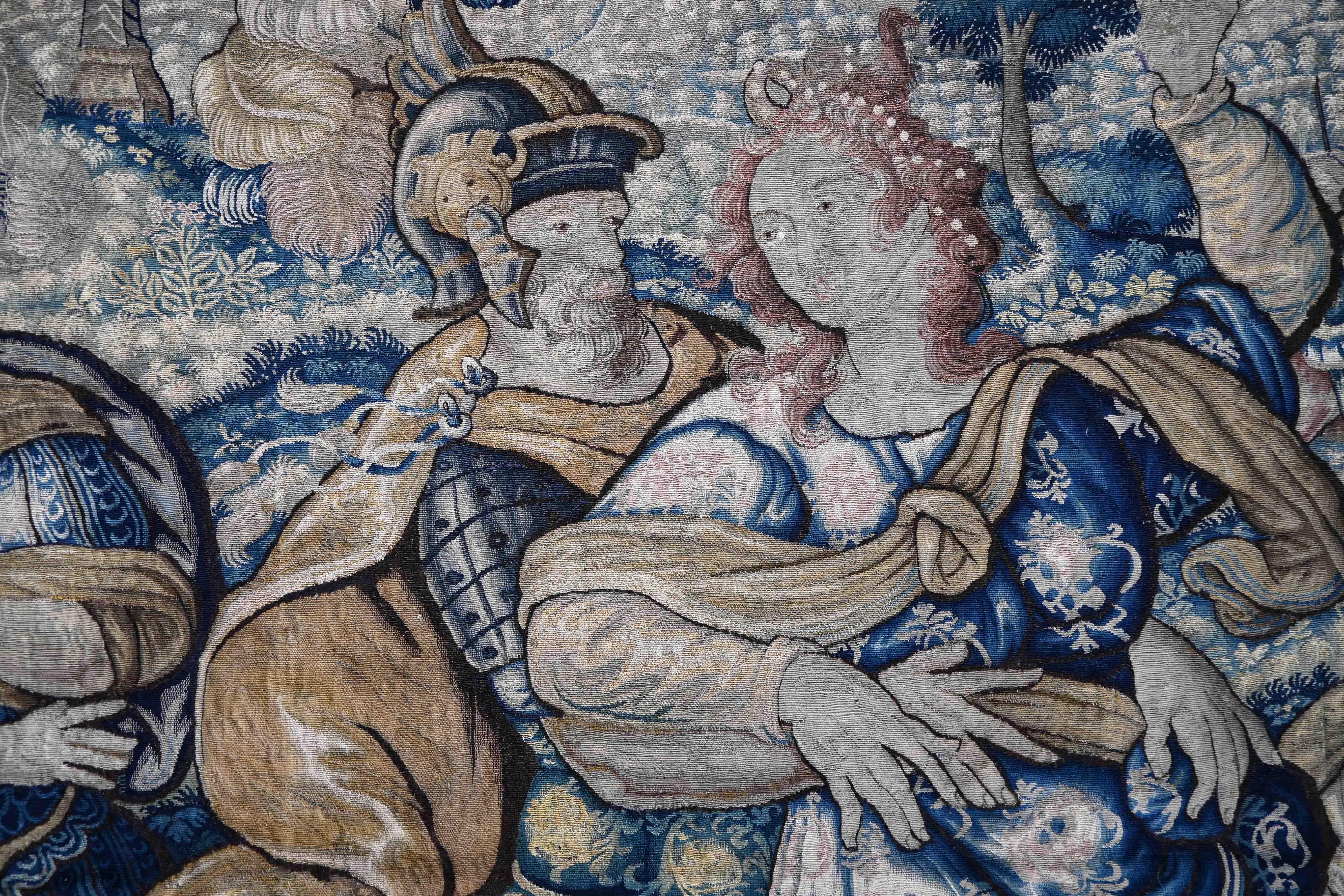 French Provincial Rape of the Sabine women, antique Flemish Tapestry End of 16th century - N° 1473 For Sale