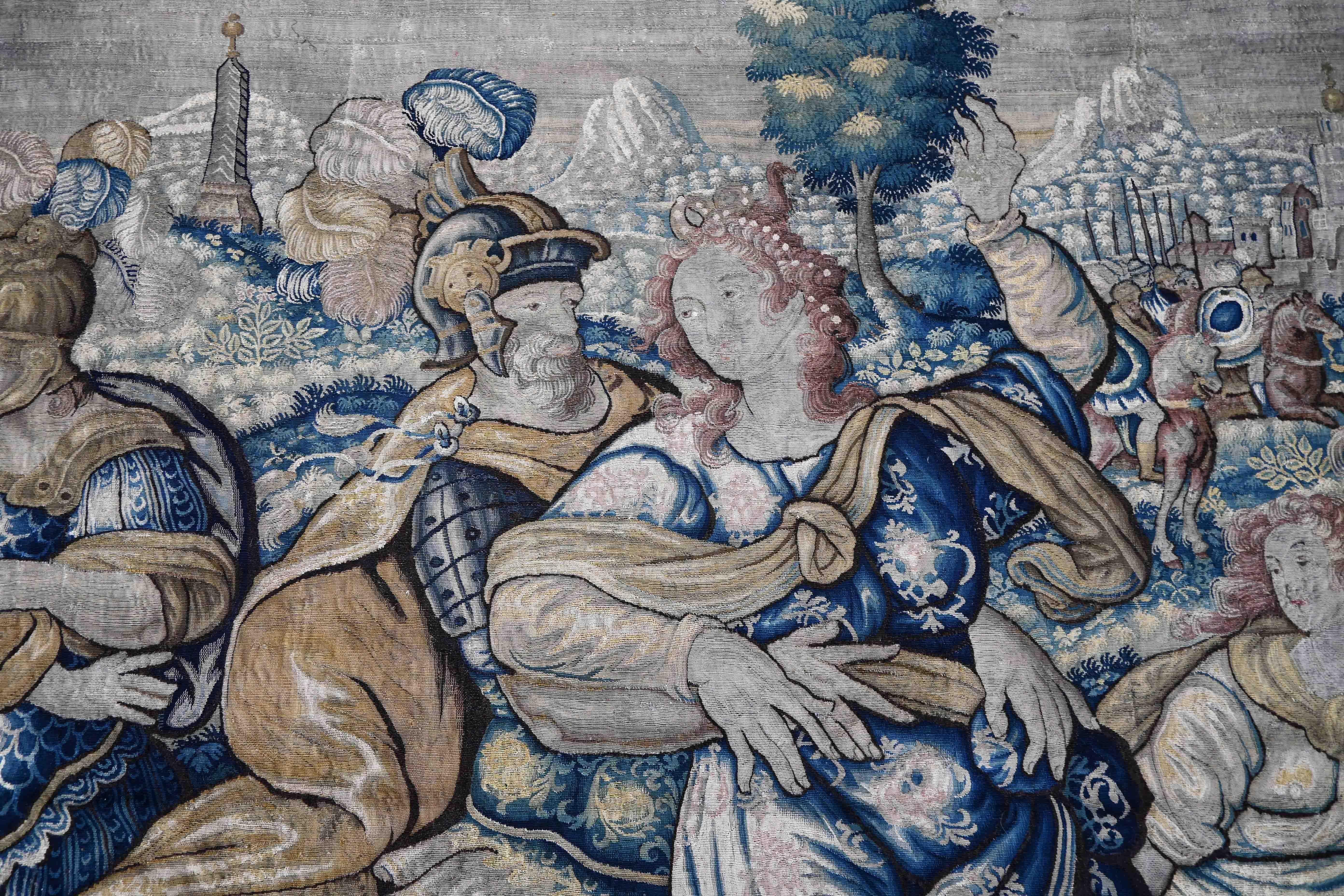 18th Century and Earlier Rape of the Sabine women, antique Flemish Tapestry End of 16th century - N° 1473 For Sale