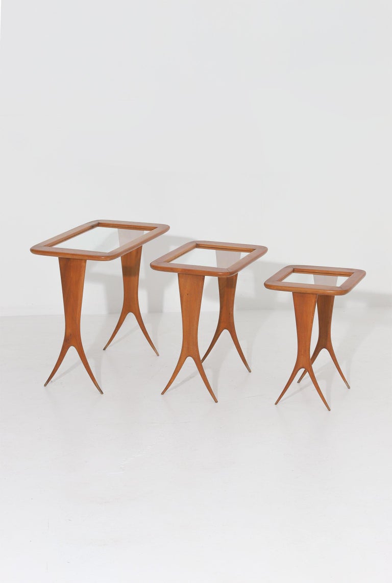Raphael 1950s Nesting Tables in Walnut In Good Condition In Antwerp, BE