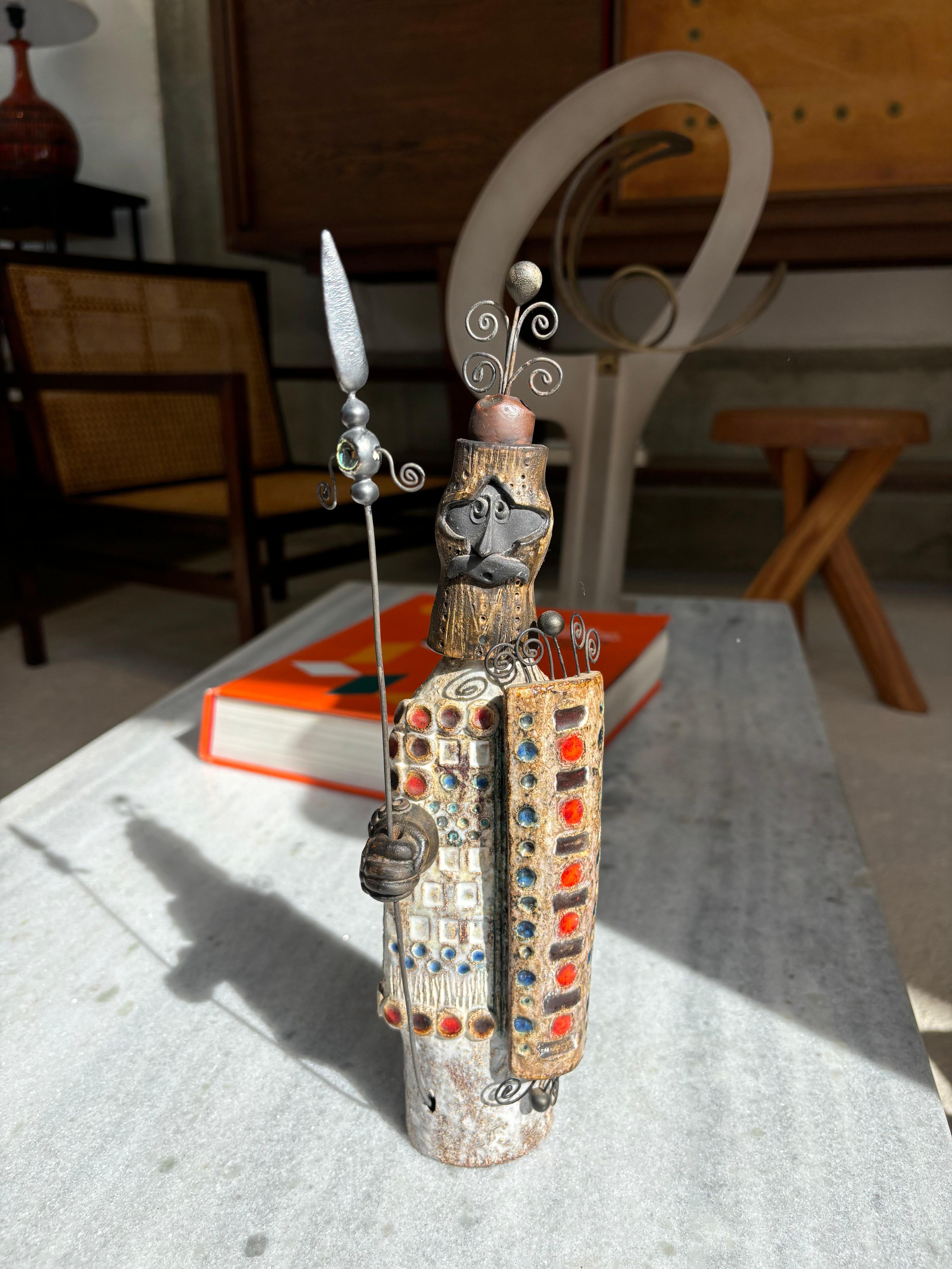 Scultura di guerriero di Raphael Giarusso del 1960. 