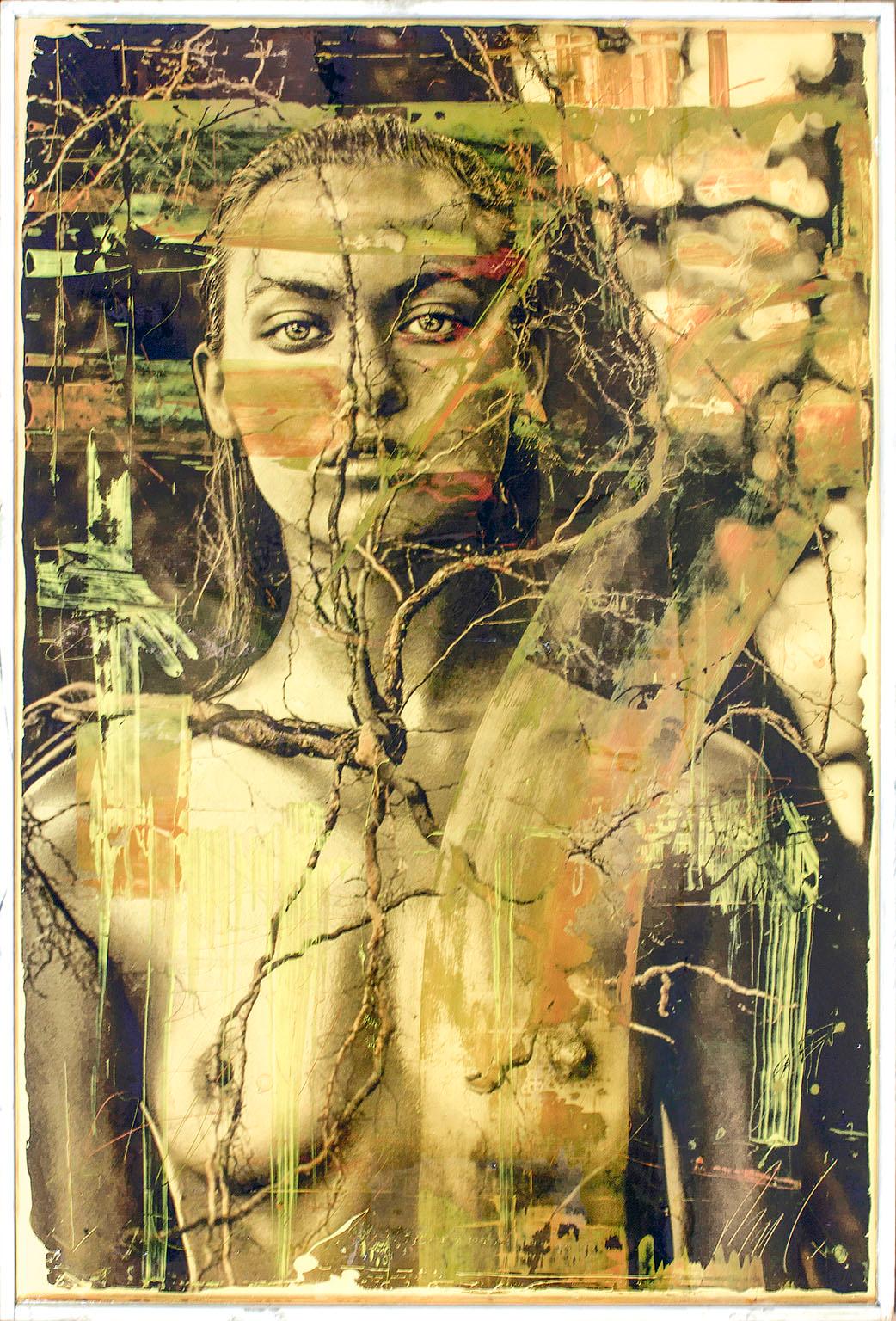 "Eocene" impression d'archives d'une femme nue et peinture acrylique enrobée de résine œuvre mixte signée de l'artiste Raphael Mazzucco.