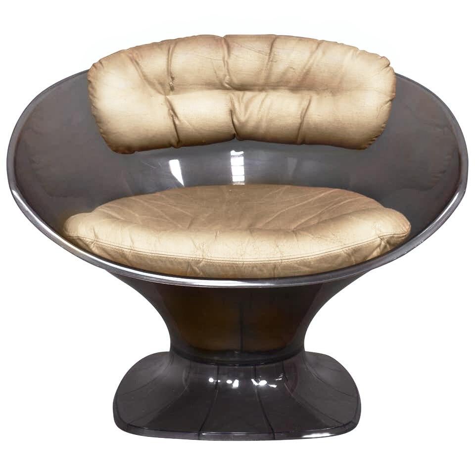Raphael Rafael French Modern Smojed Lucite Club Tub Chair, Beige, Leather, 1960s In Fair Condition In Brooklyn, NY