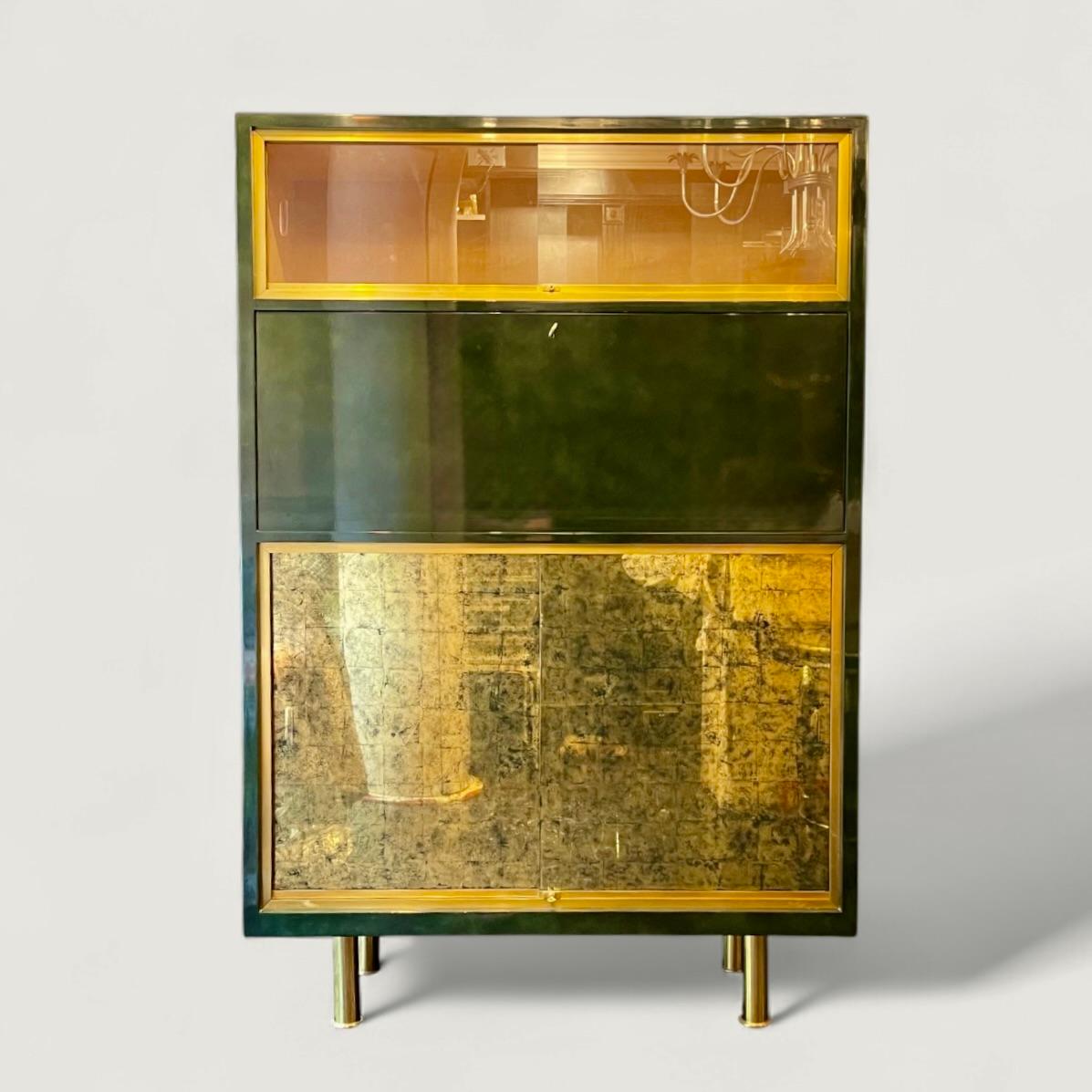 Raphaël Raffel (1912-2000) Mobile bar in lacca Beka verde e nera, circa 1950 In condizioni buone in vendita a CA, CA