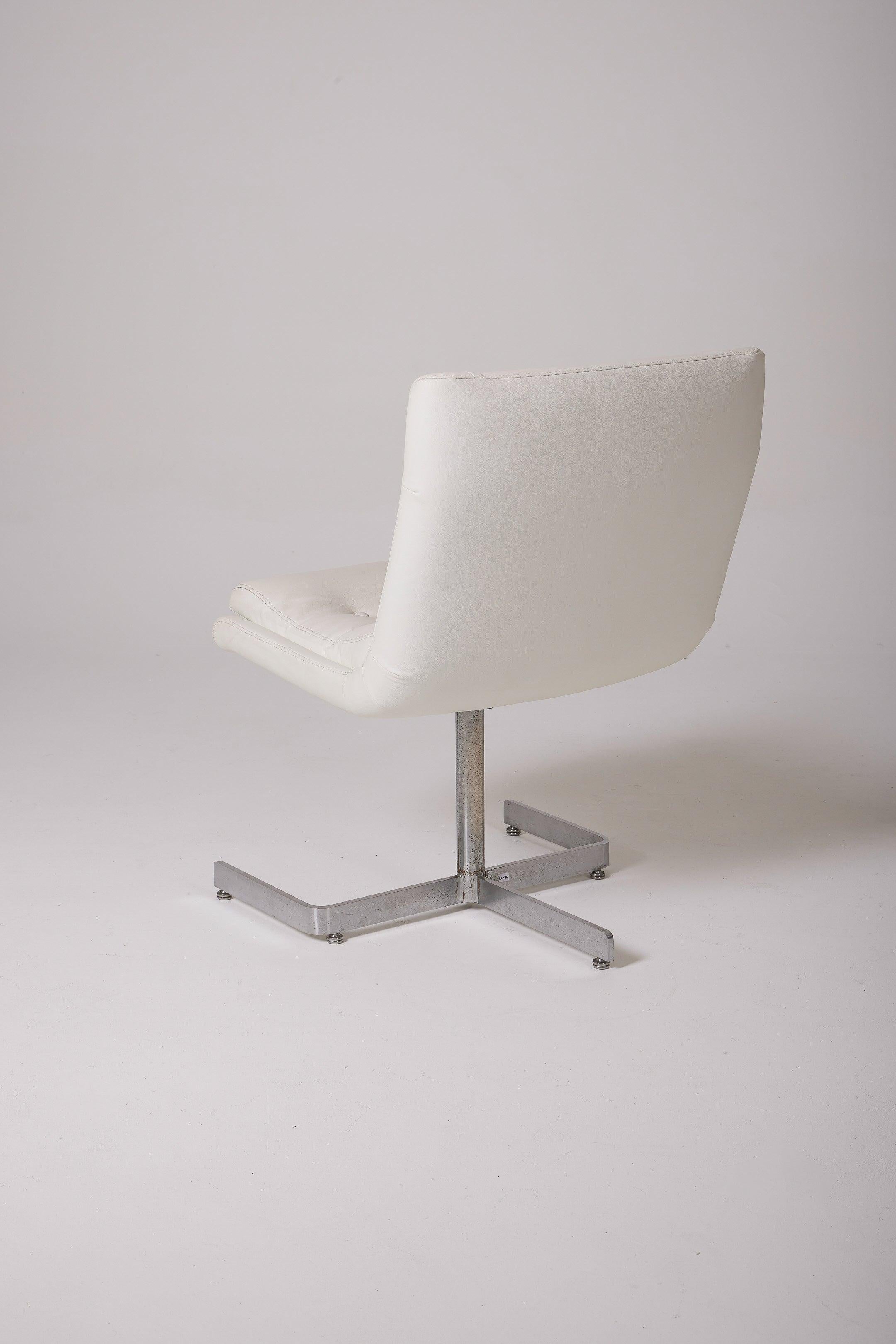 Raphael Raffel leather armchair In Good Condition For Sale In PARIS, FR