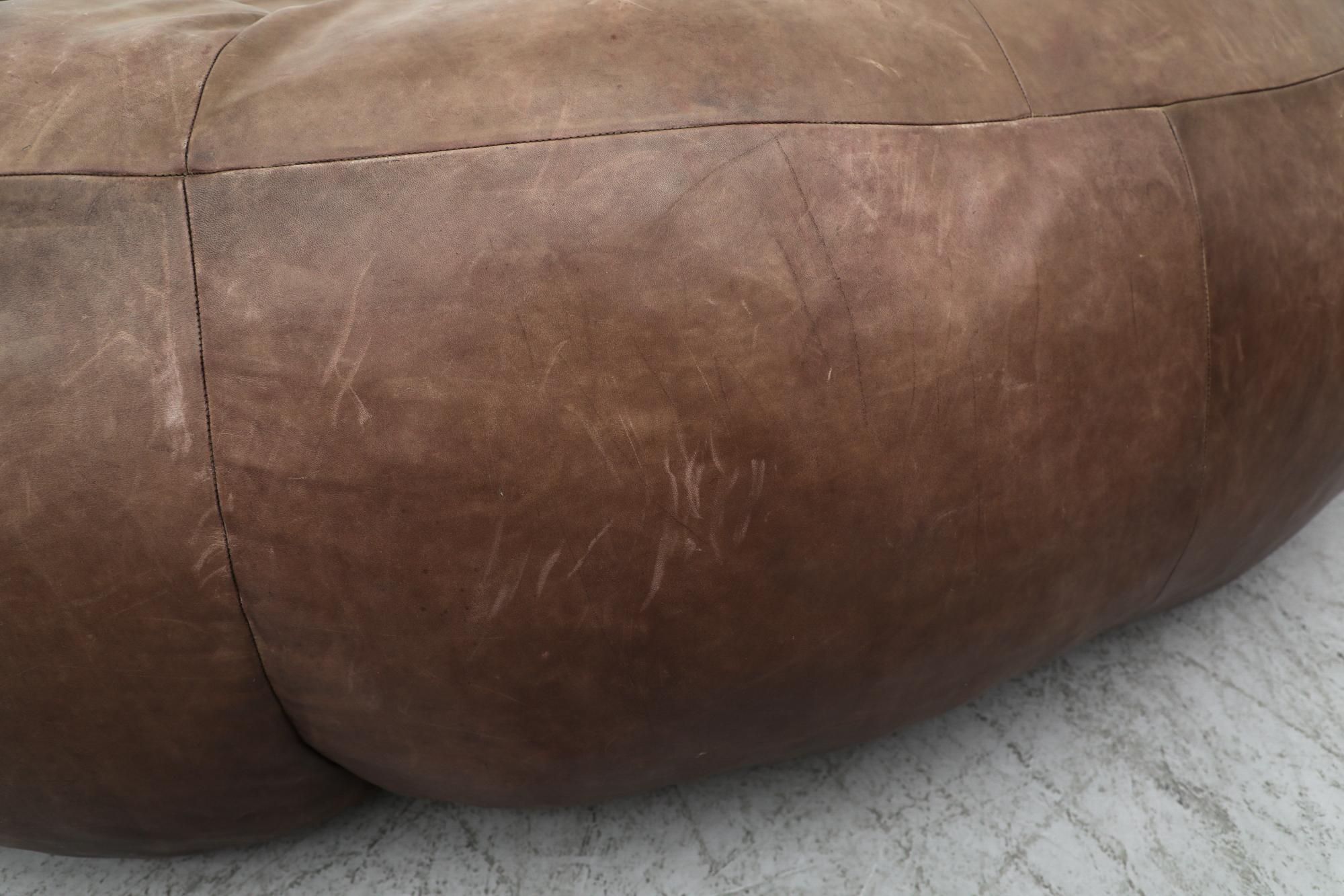 Raphael Raffel Brown Natural Leather Croissant Sofa für Honore Paris, 1970er Jahre im Angebot 4