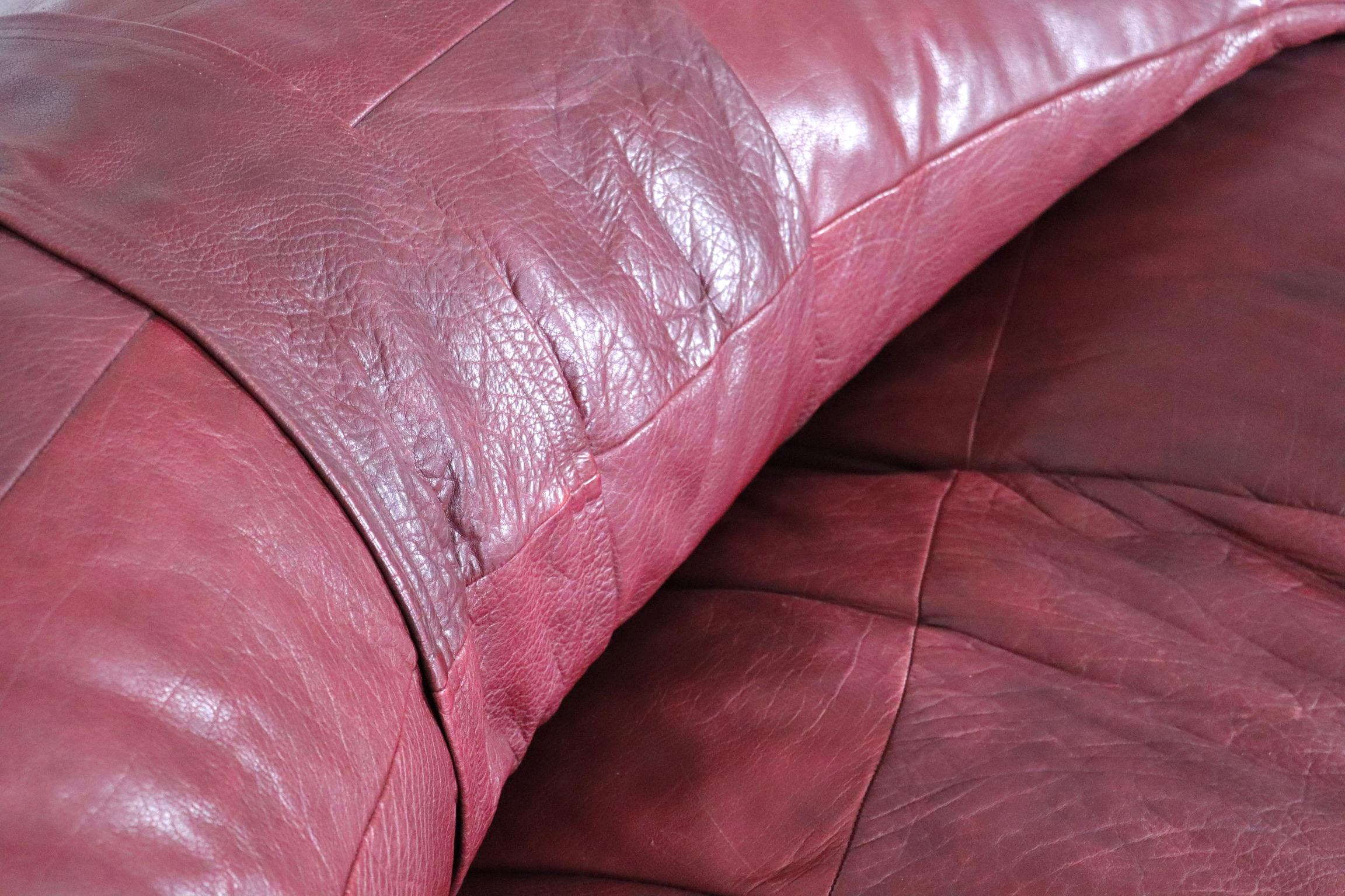 Raphael Raffel Leather Lounge Sofa Honore Paris 1970s In Good Condition In ABCOUDE, UT