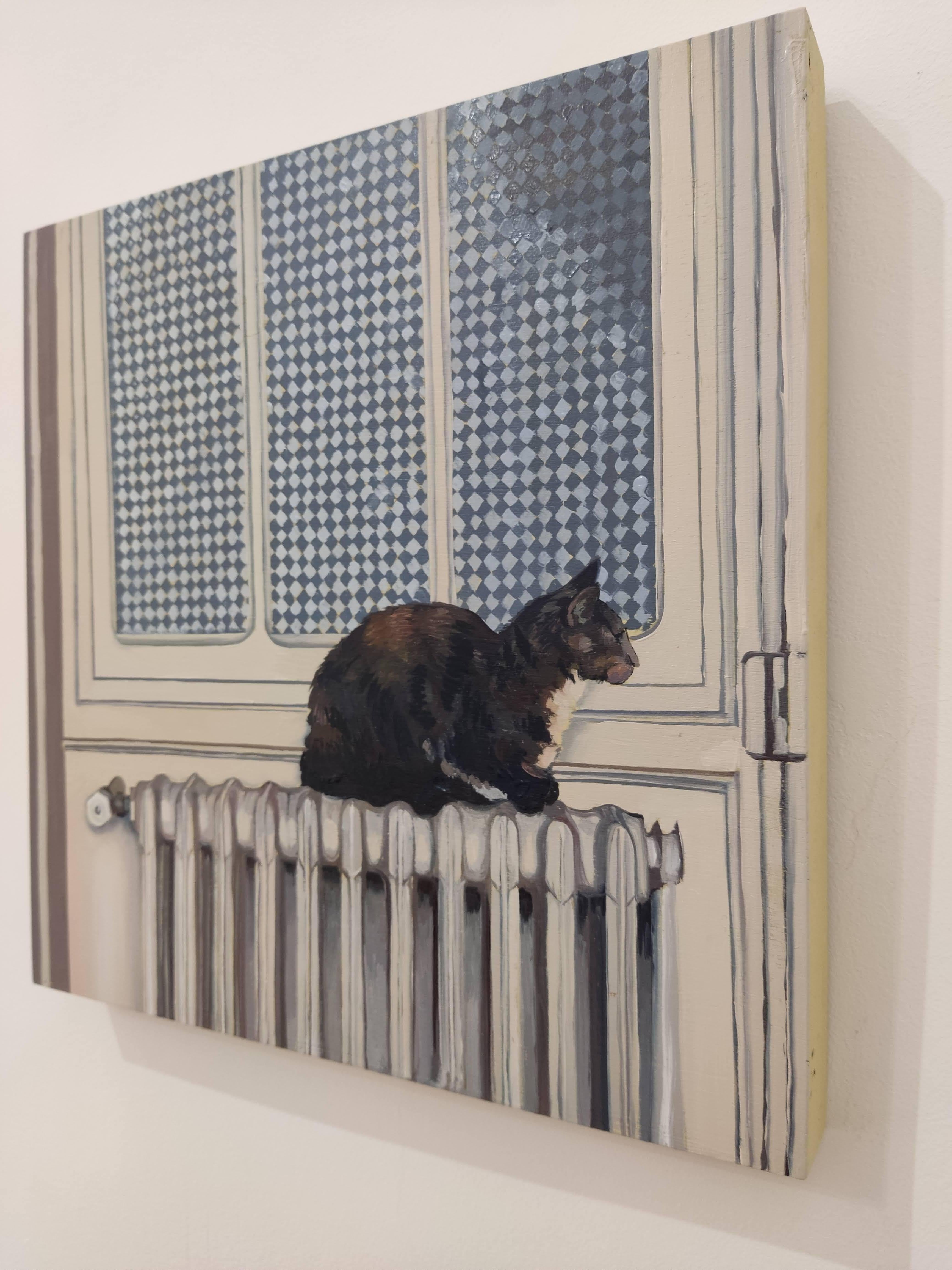 Pixel sur le radiateur, peinture à l'huile contemporaine, intérieurs intimes, chat - Contemporain Painting par Raphaël Renaud