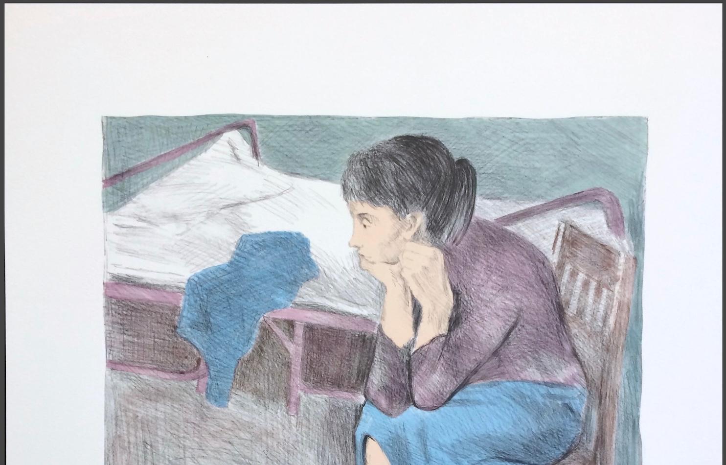 MUJER SENTADA CERCA DE UNA CAMA Litografía firmada, Retrato realista, Top ciruela Falda azul en venta 1