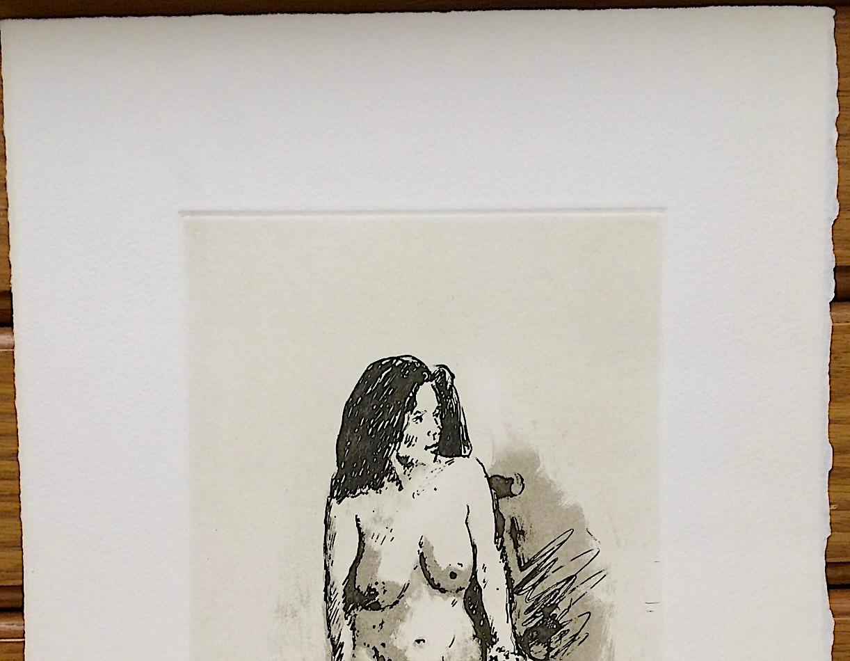 STANDING NUDE DARK HAIR Acquaforte originale firmata, donna a figura intera, posa disinvolta in vendita 1