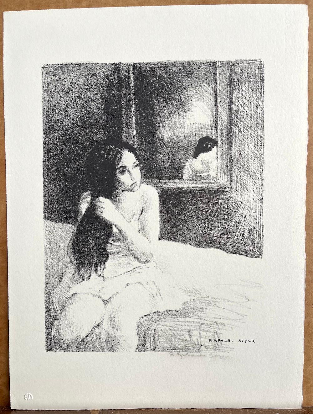 YOUNG WOMAN COMBING HER HAIR ist eine original handgezeichnete (nicht digital oder fotografisch reproduzierte) Lithographie in limitierter Auflage des Künstlers Raphael Soyer - russischer/amerikanischer Maler des Sozialrealismus, 1899-1987. Gedruckt