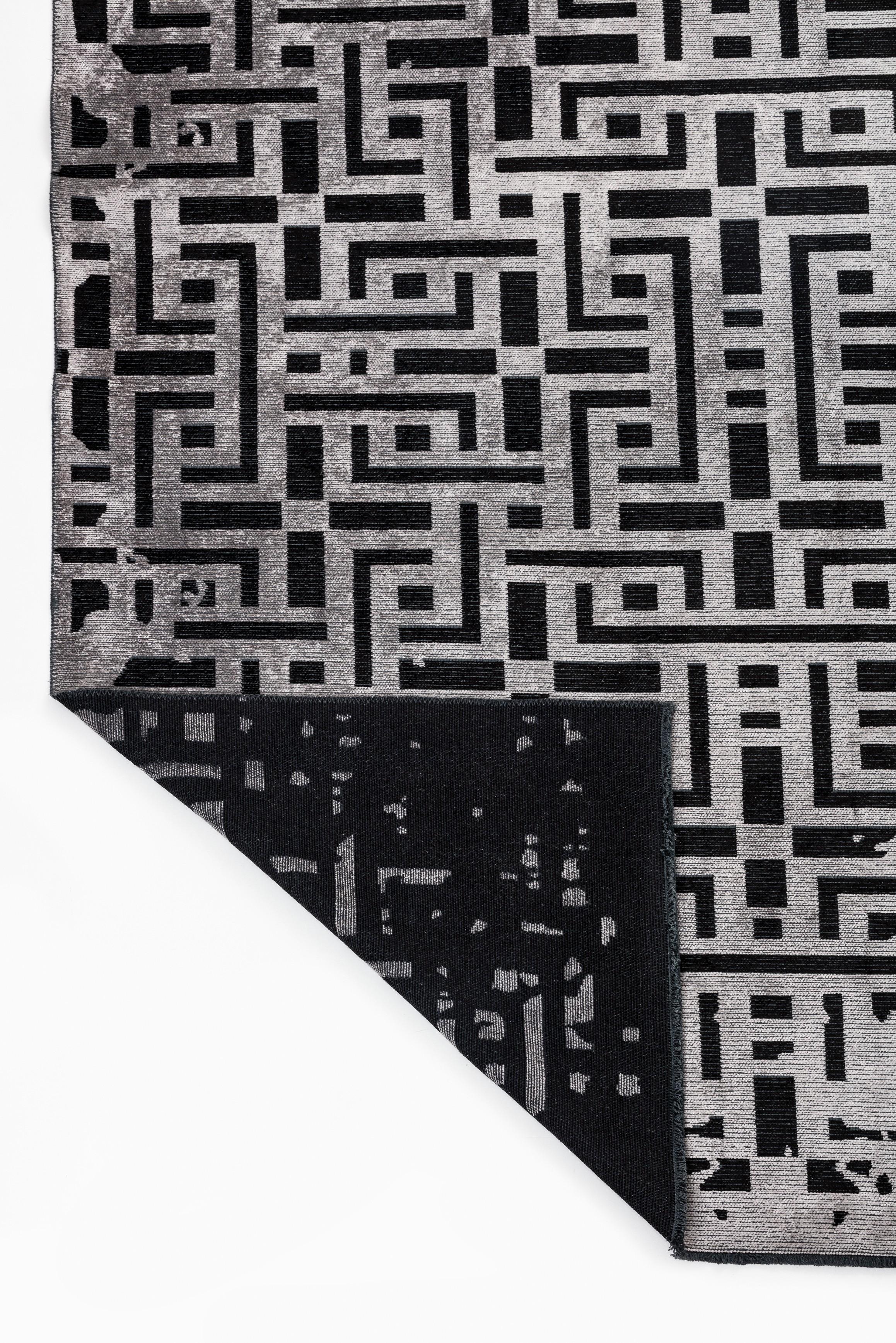 For Sale:  (Gray) Modern  Geometric Luxury Hand-Finished Area Rug 3