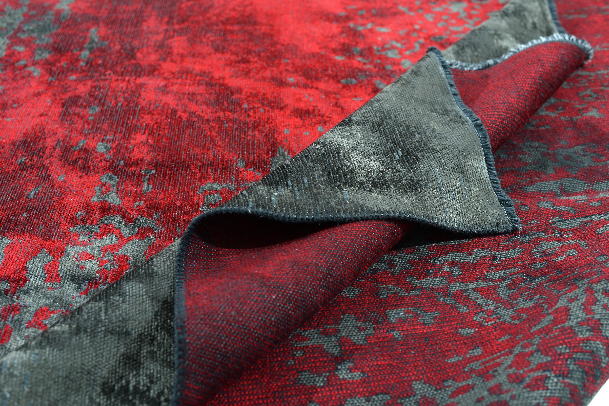 Im Angebot: Modern  Ungemusterter einfarbiger Luxus-Teppich,  (Rot) 2