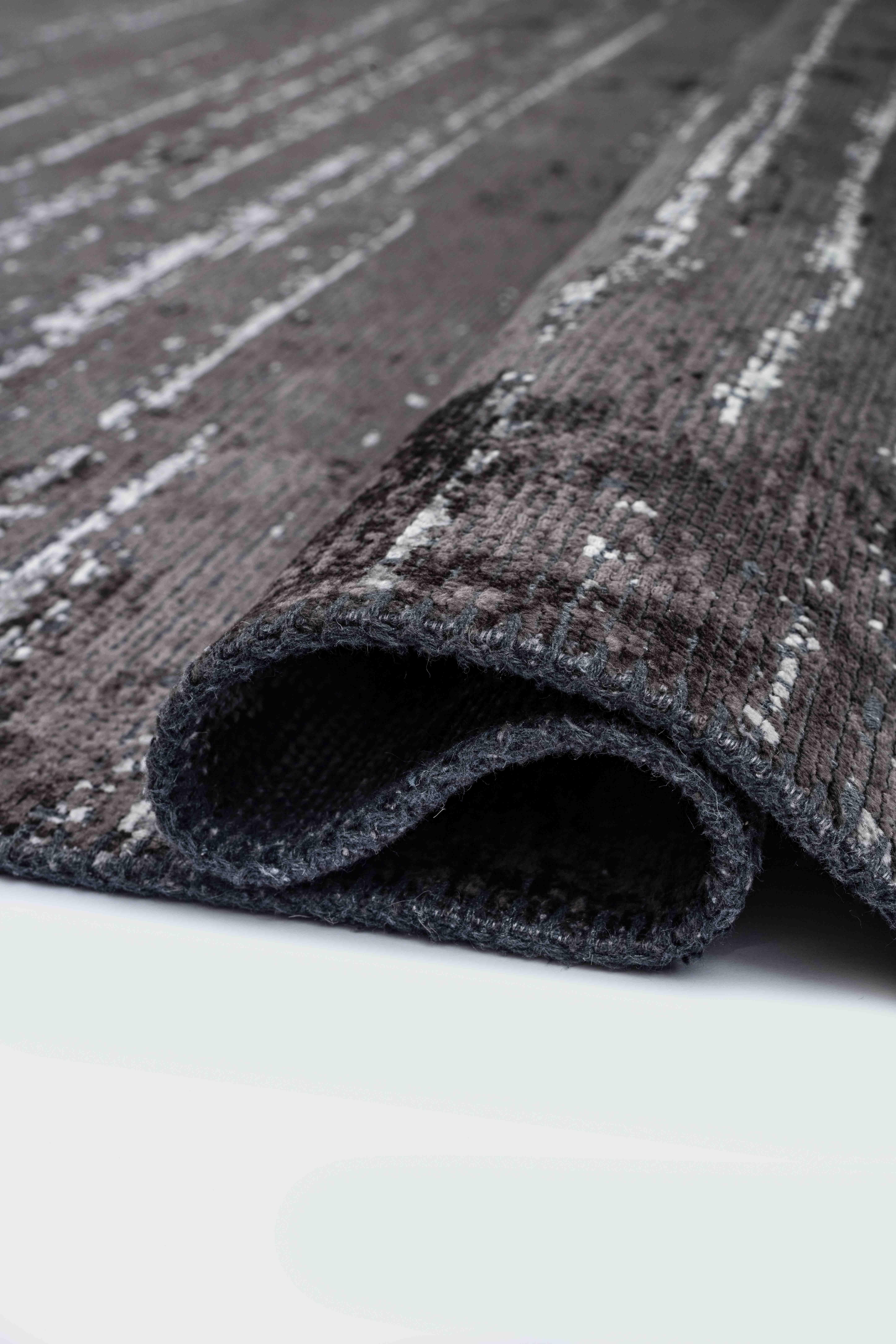 Im Angebot: Modern  Ungemusterter einfarbiger Luxus-Teppich,  (Grau) 2