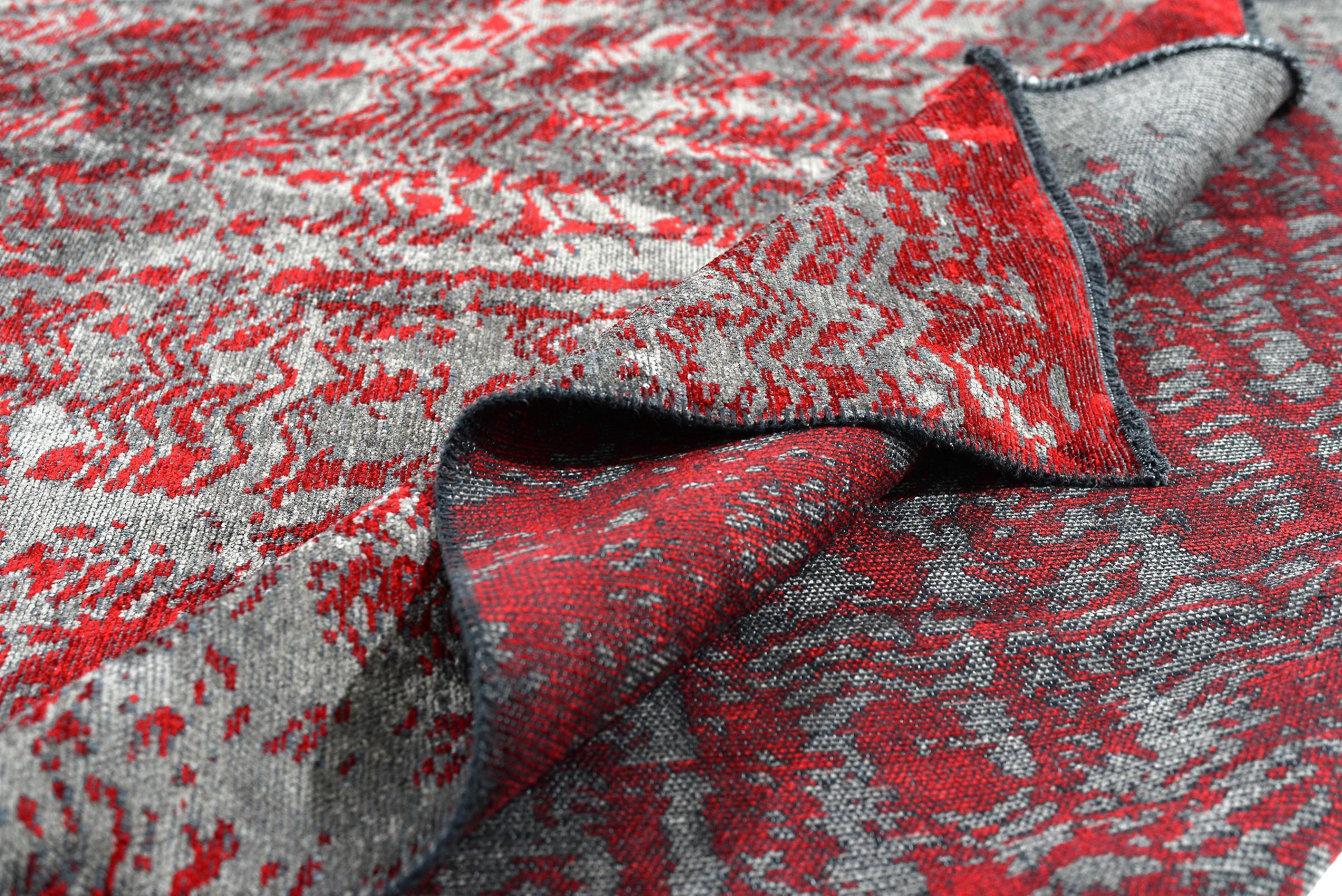 Im Angebot: Moderner abstrakter Luxus-Teppichboden,  (Rot) 2