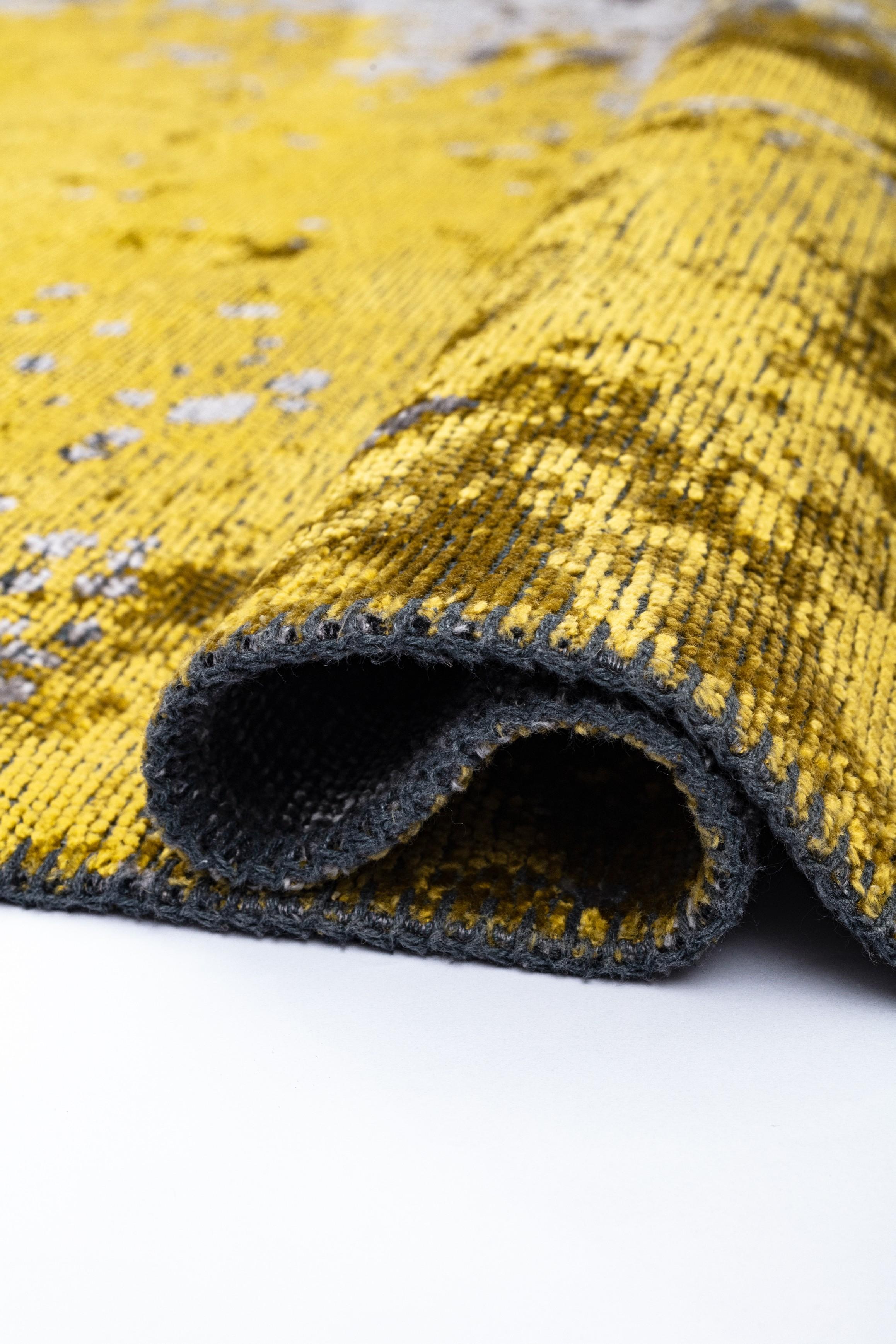 Im Angebot: Moderner abstrakter Luxus-Teppichboden,  (Gelb) 2