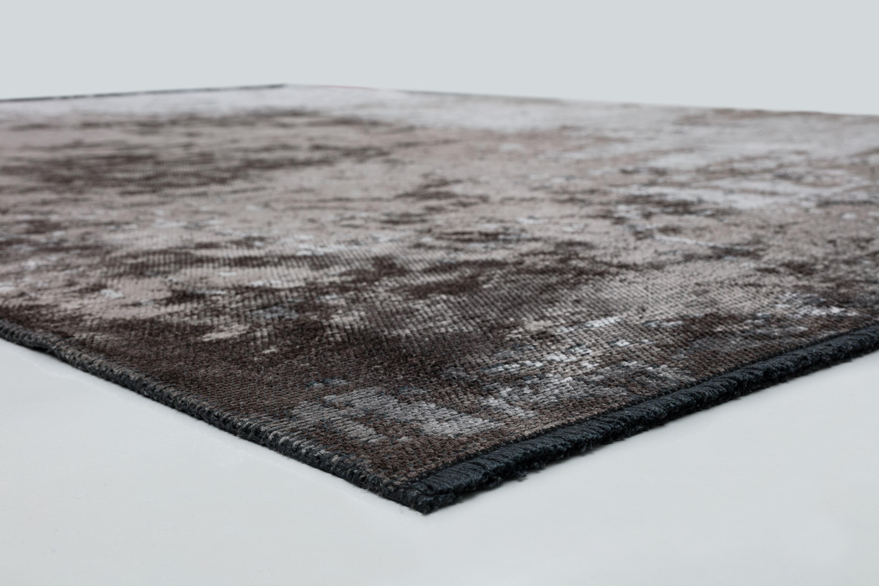 For Sale:  (Gray) Modern Abstract Luxury Area Rug 4