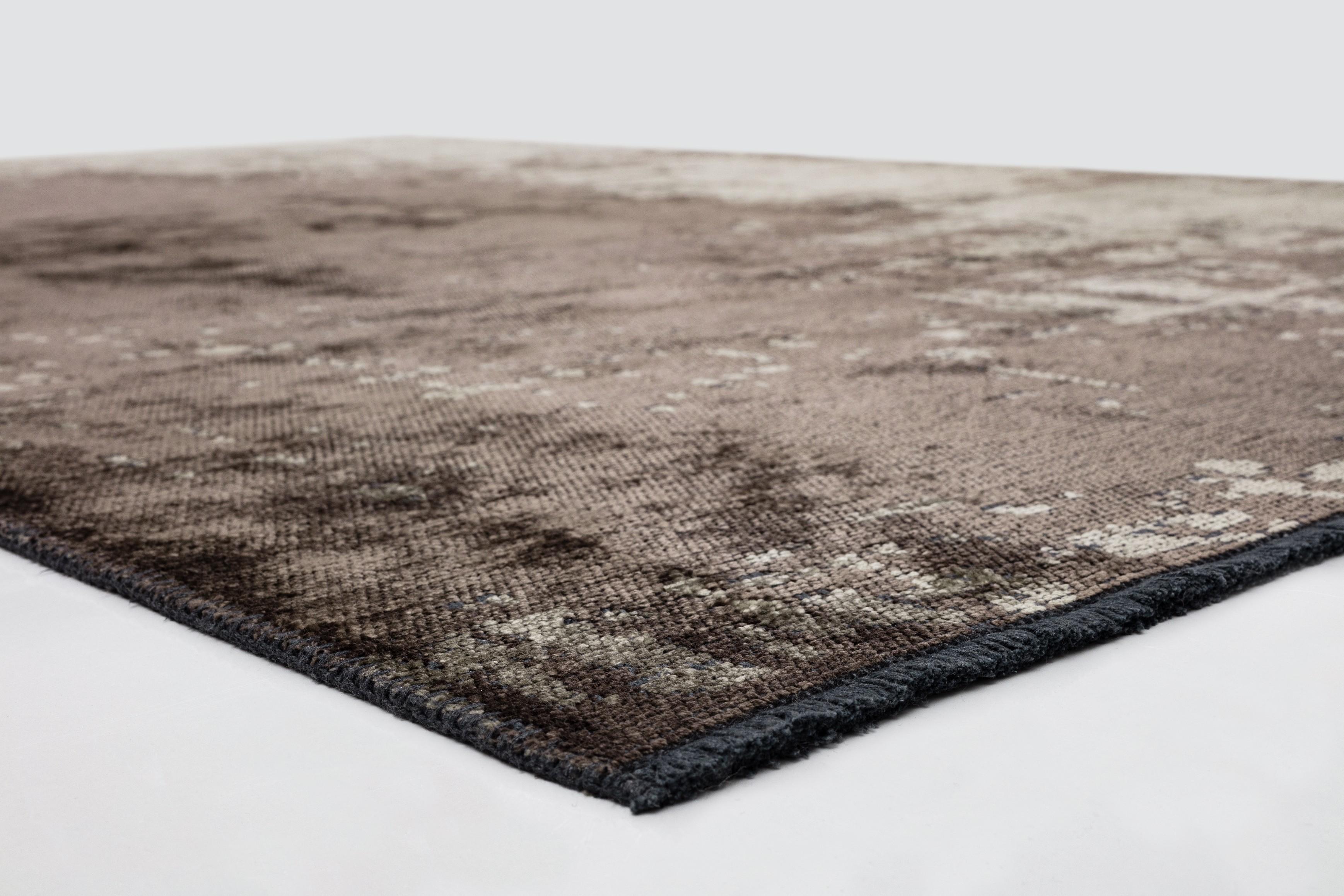Im Angebot: Moderner abstrakter Luxus-Teppichboden,  (Braun) 4