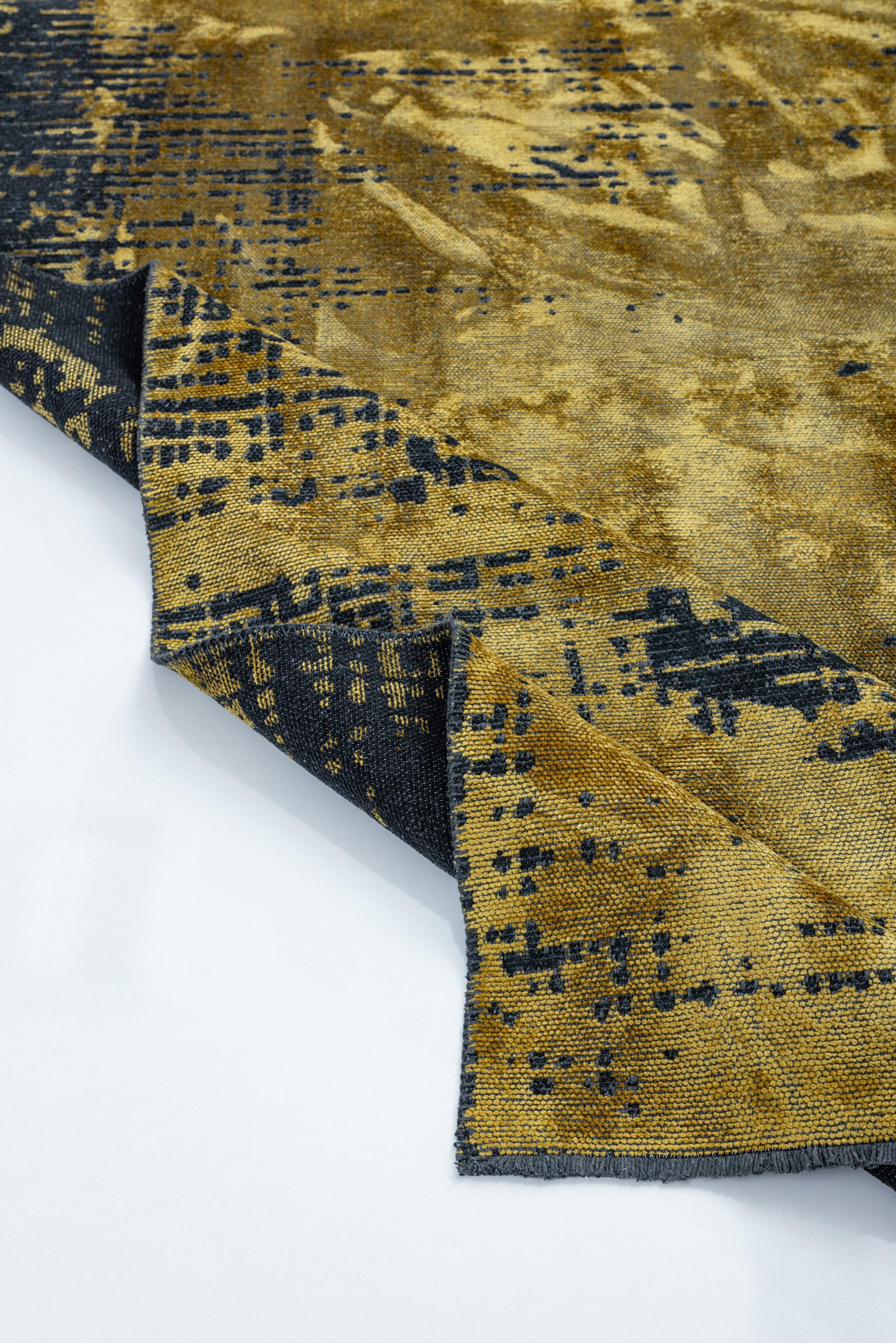 Im Angebot: Moderner luxuriöser Camouflage-Teppich,  (Gold) 4