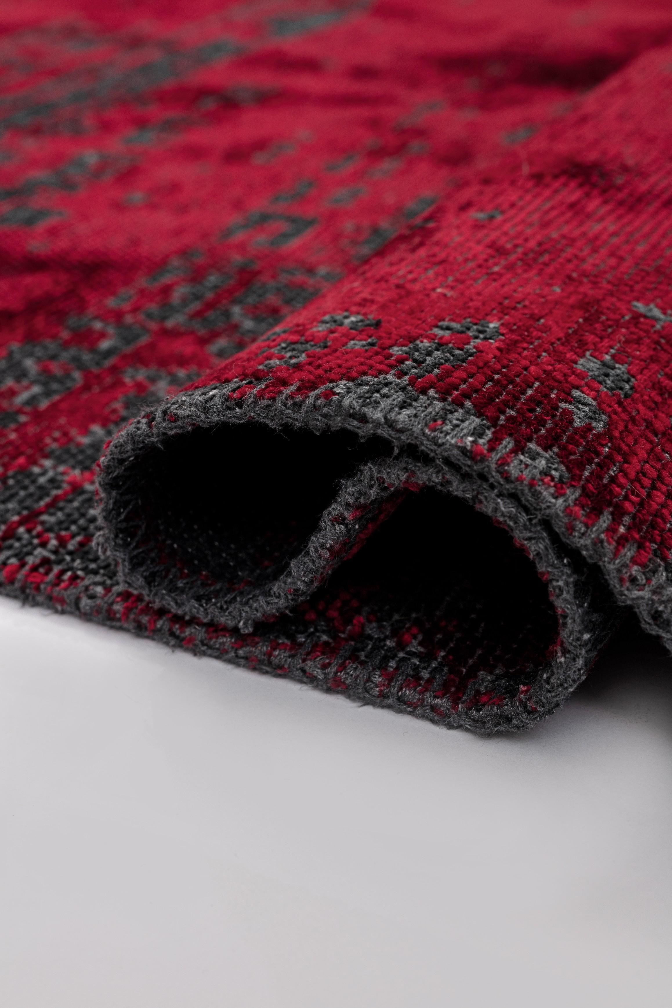 Im Angebot: Moderner luxuriöser Camouflage-Teppich,  (Rot) 2
