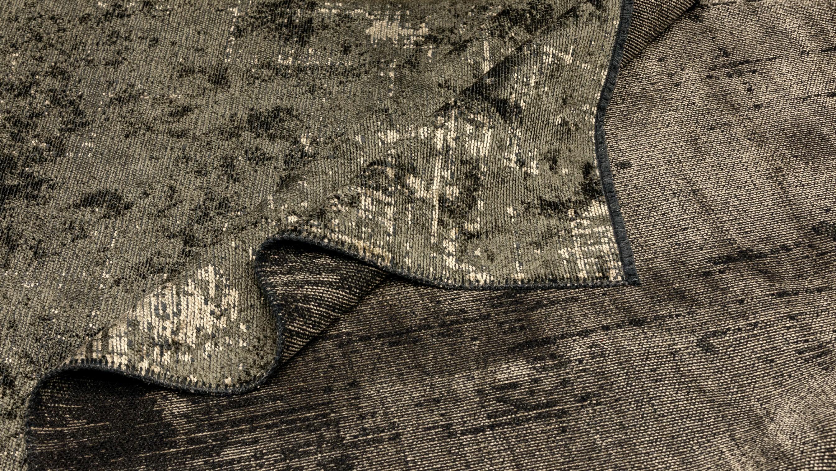 For Sale:  (Gray) Modern  Camouflage Luxury Area Rug 2