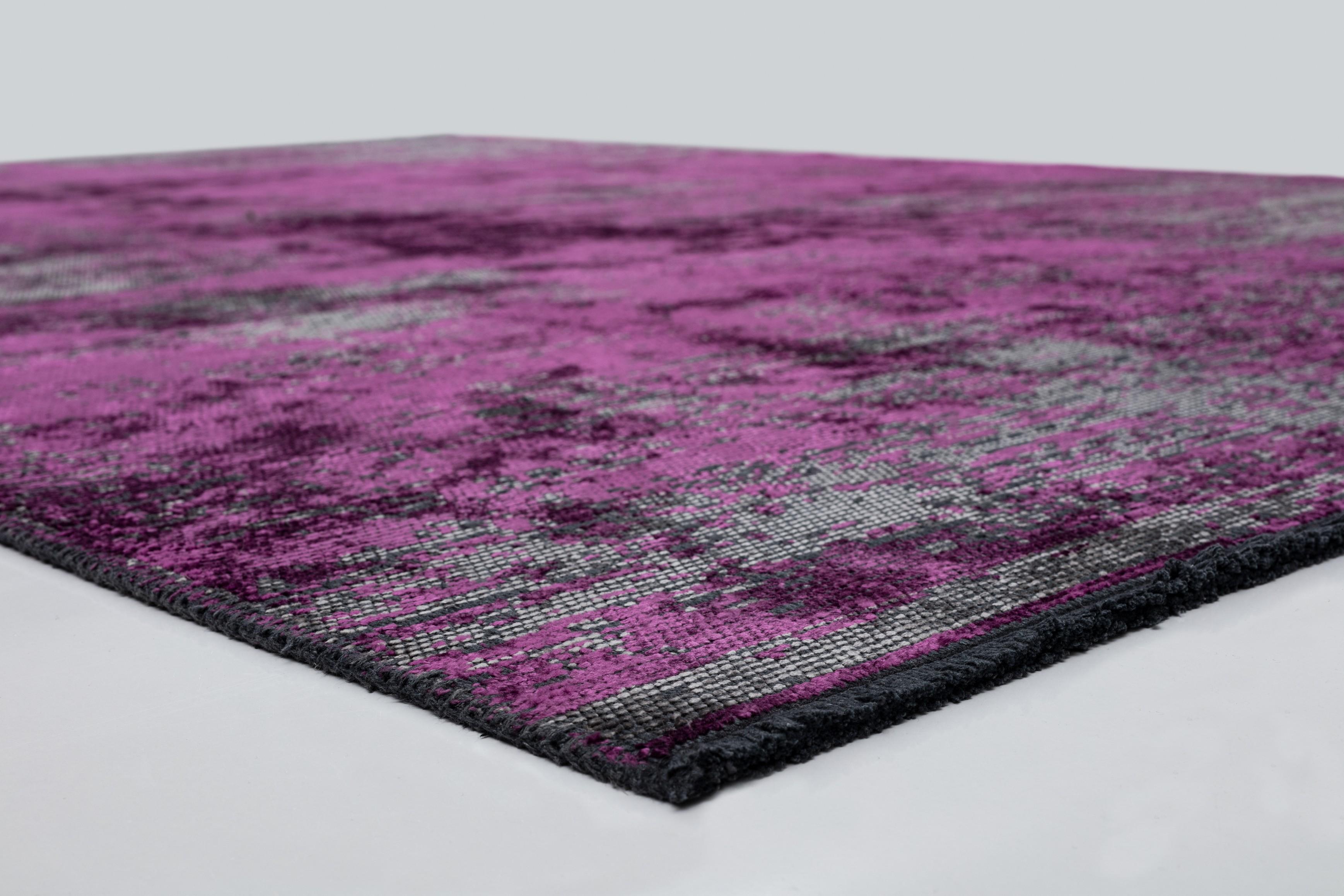 For Sale:  (Purple) Modern Abstract Luxury Hand-Finished Area Rug 4