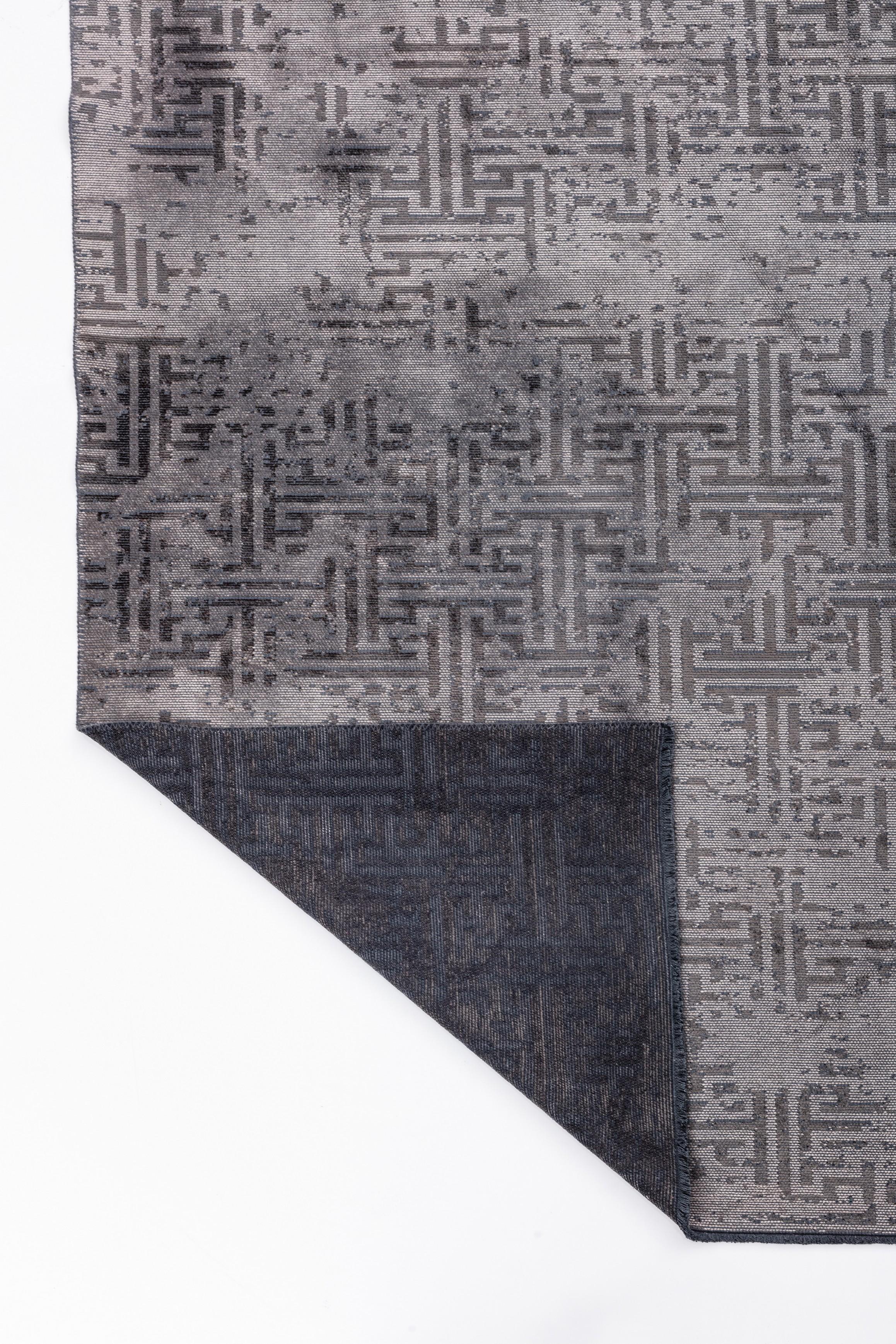 Im Angebot: Modern Toile Luxury Hand-Finished Area Rug,  (Grau) 3