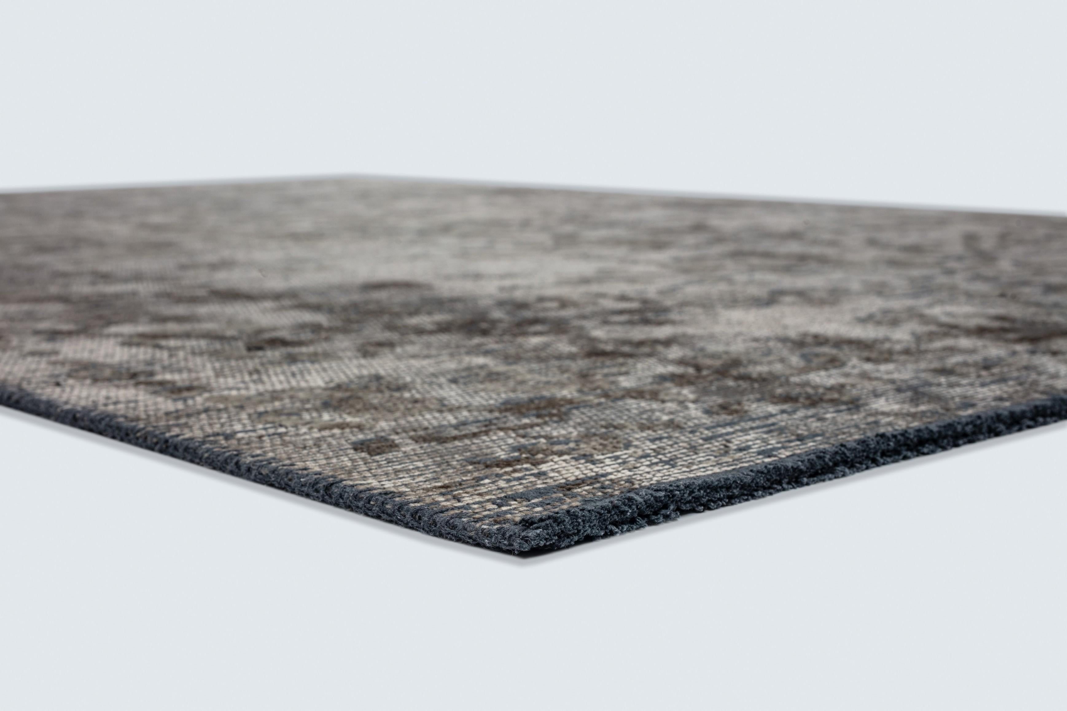 For Sale:  (Gray) Modern  Oriental Luxury Hand-Finished Area Rug 4