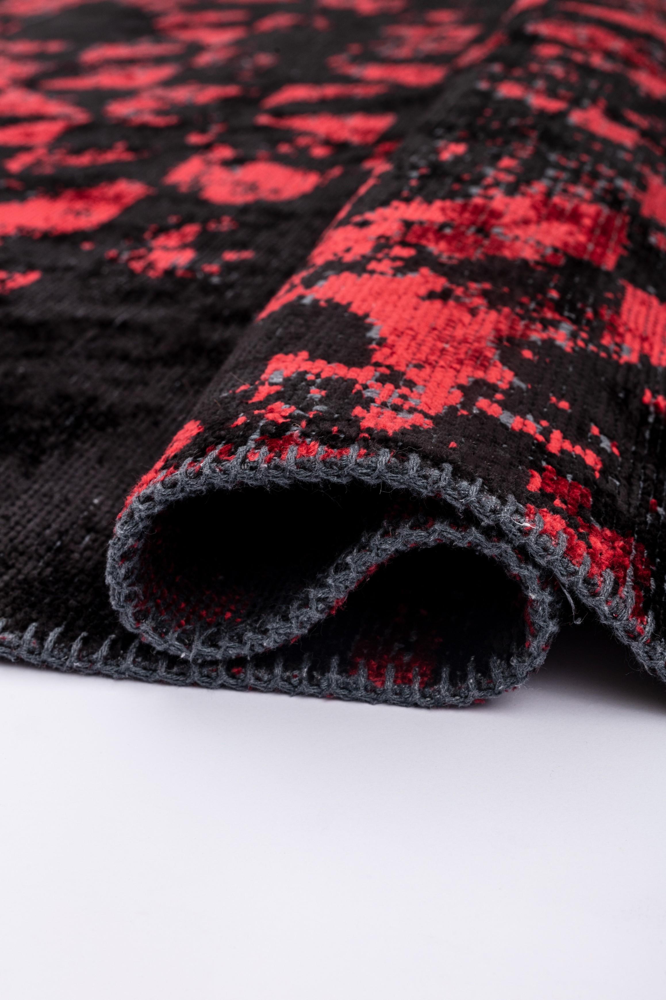 Im Angebot: Modern Camouflage Luxury Hand-Finished Area Rug,  (Rot) 2