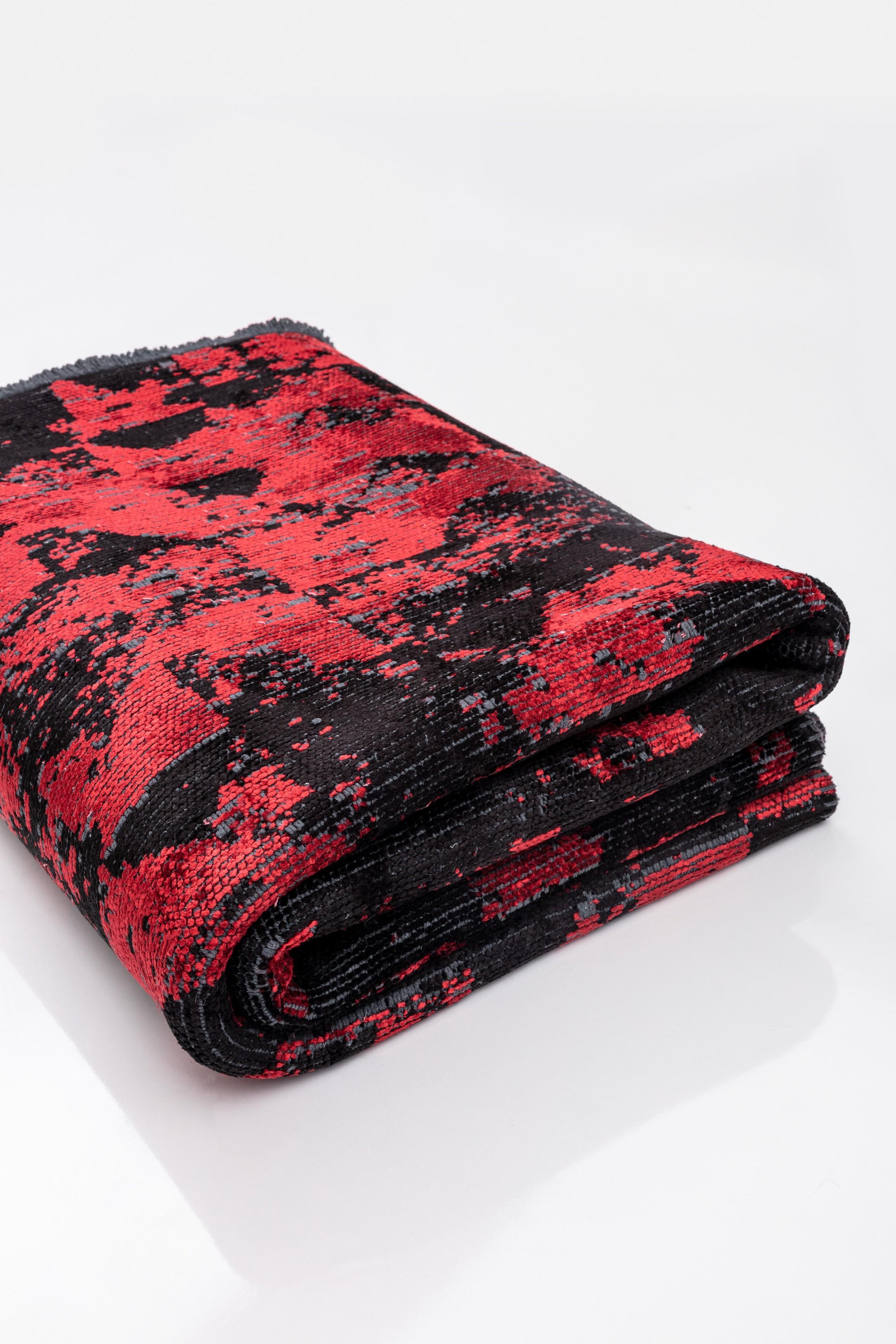Im Angebot: Modern Camouflage Luxury Hand-Finished Area Rug,  (Rot) 4